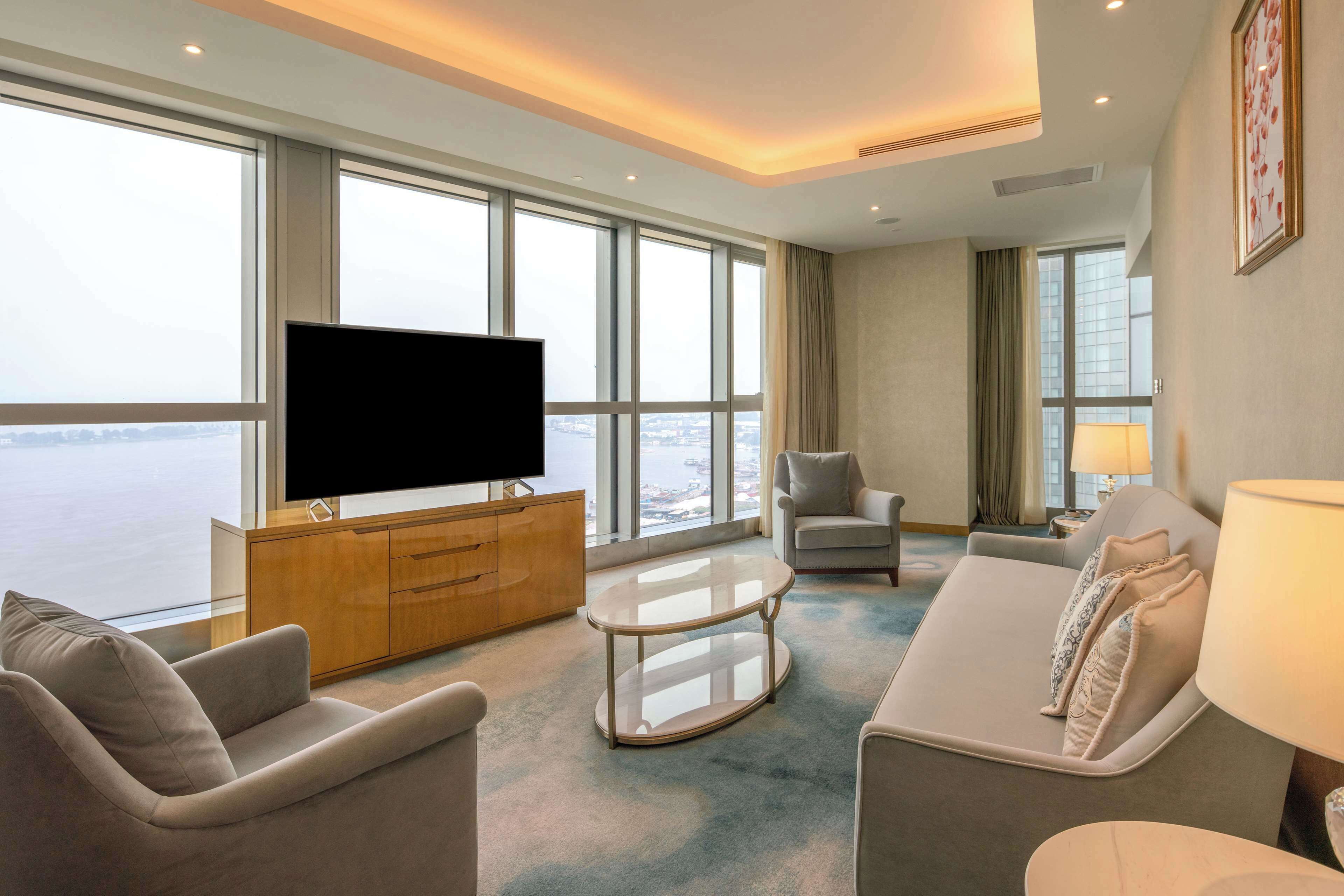 Hilton Brazzaville Les Tours Jumelles Hotel & Residences Hilton Brazzaville Les Tours Jumelles Hotel & Residences