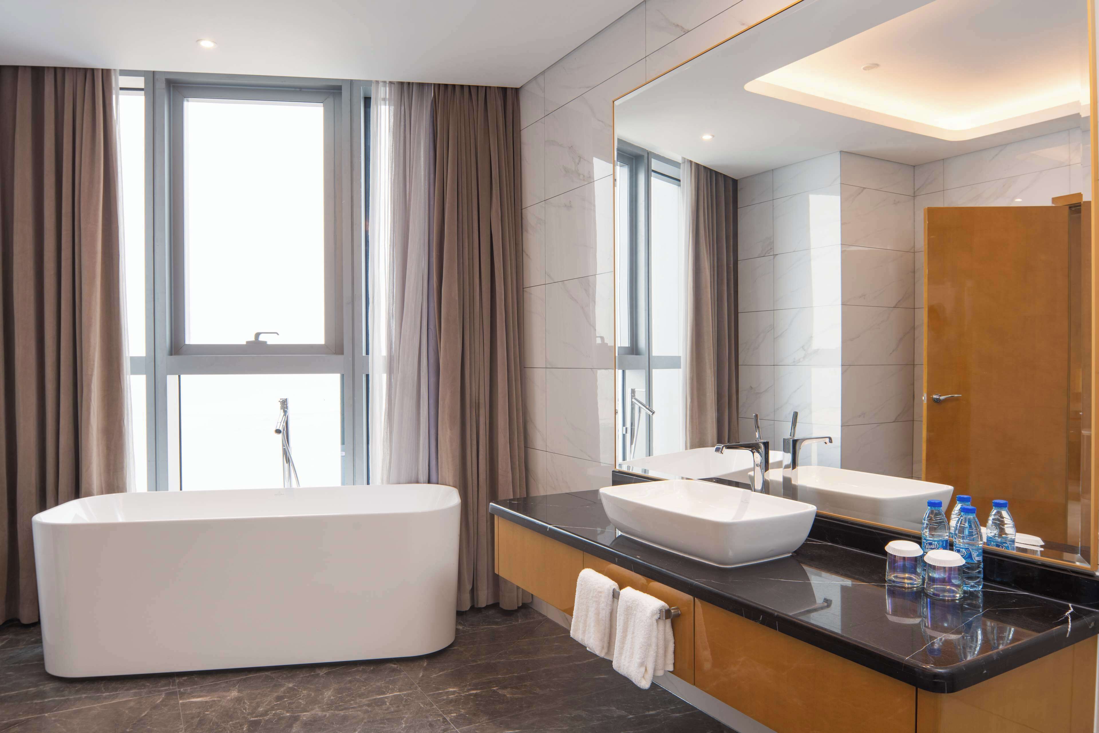 Hilton Brazzaville Les Tours Jumelles Hotel & Residences Hilton Brazzaville Les Tours Jumelles Hotel & Residences