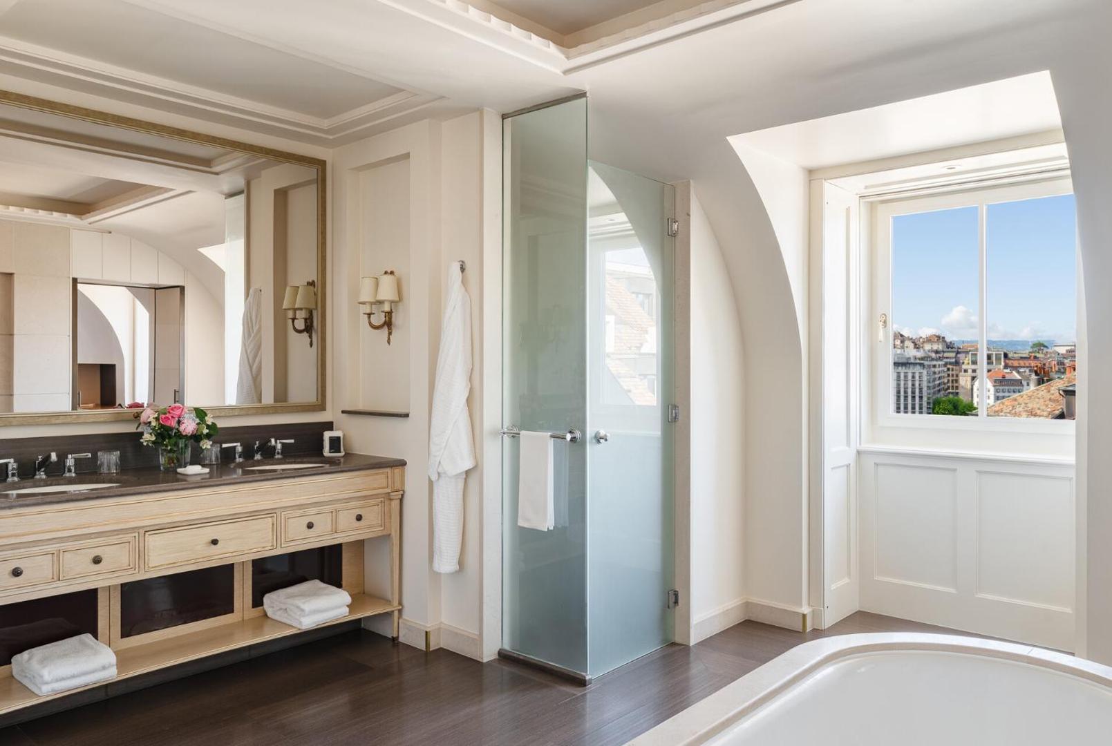 Four Seasons des Bergues