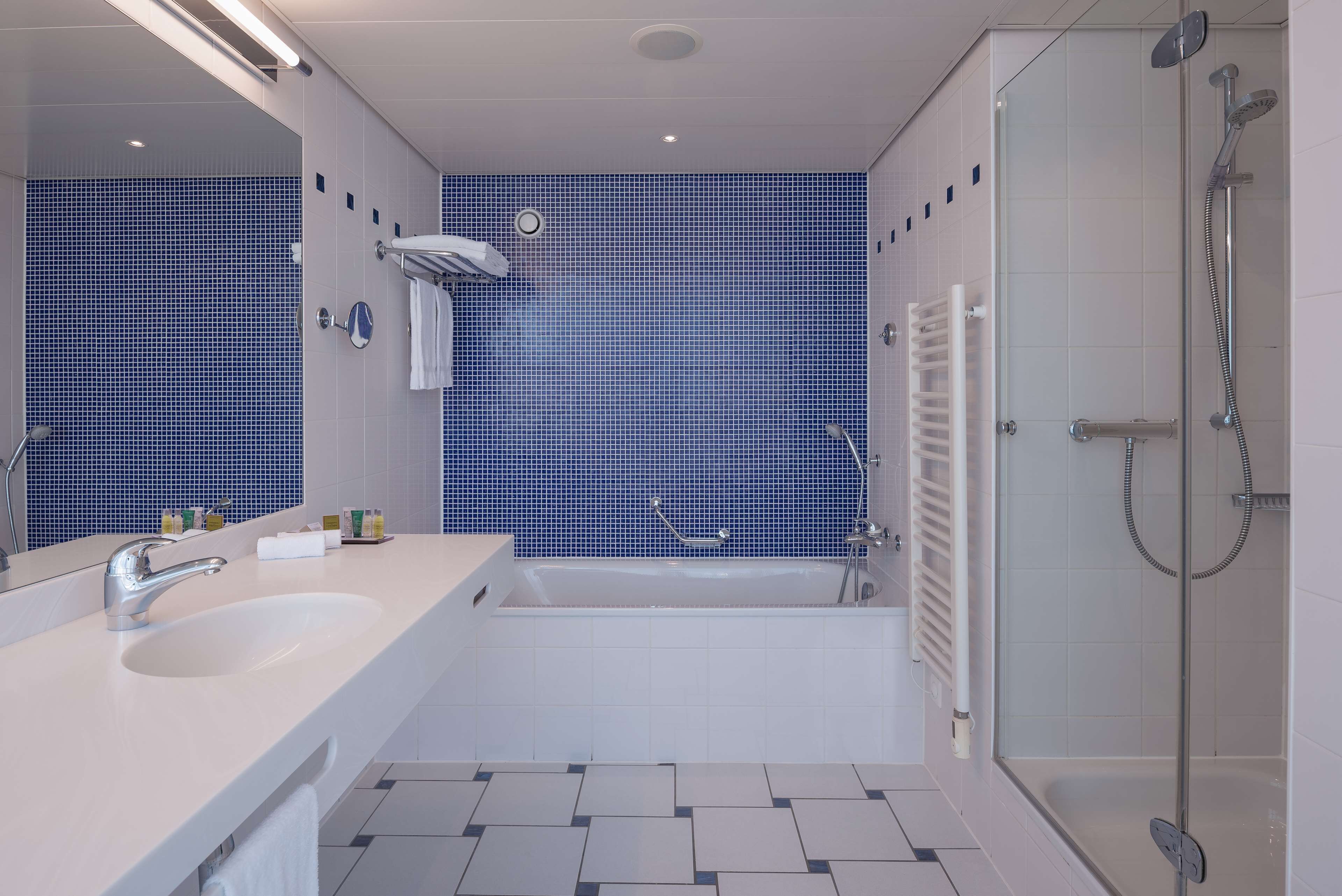 Hilton Geneva Hotel & Conference Centre Hilton Geneva Hotel & Conference Centre