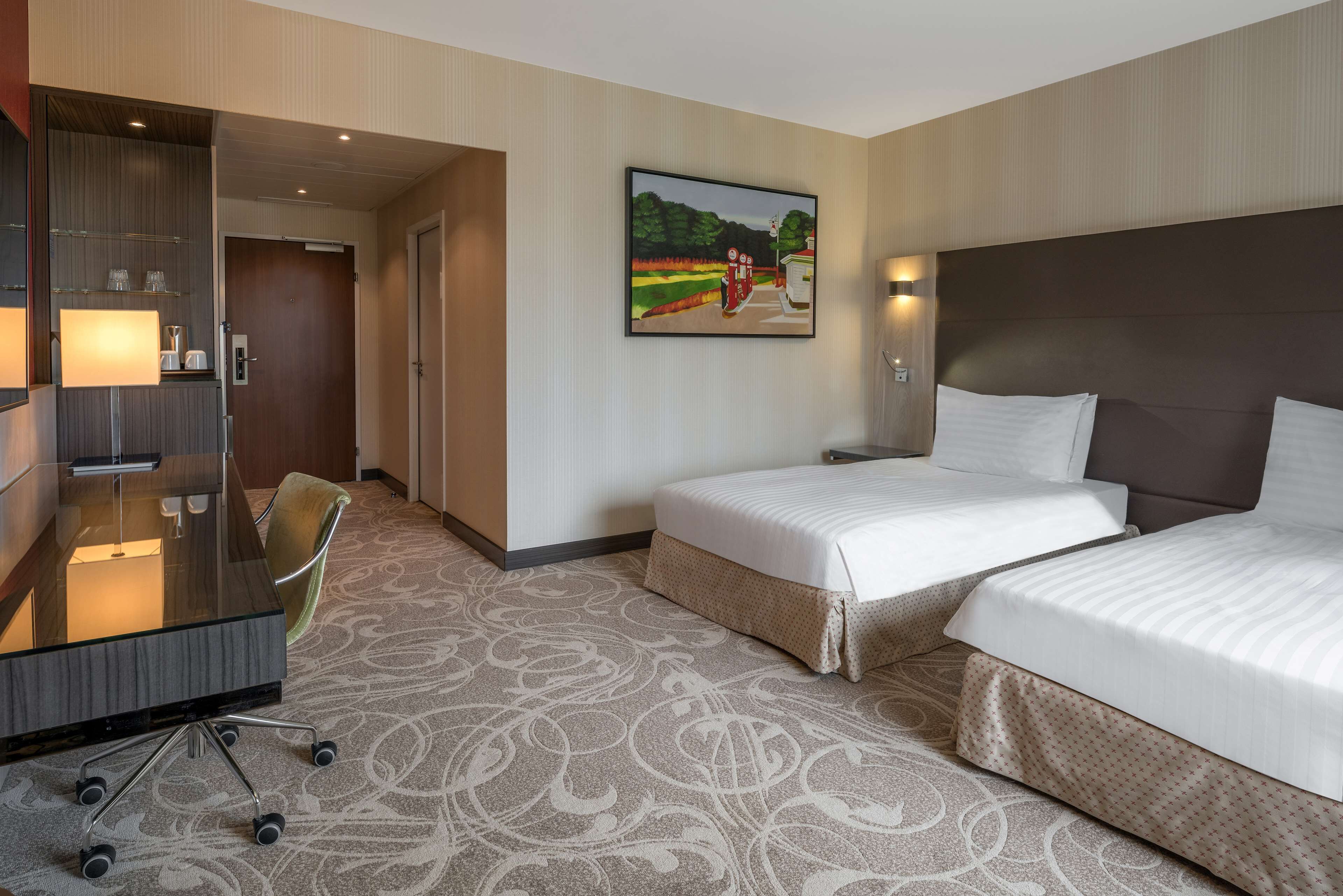 Hilton Geneva Hotel & Conference Centre Hilton Geneva Hotel & Conference Centre