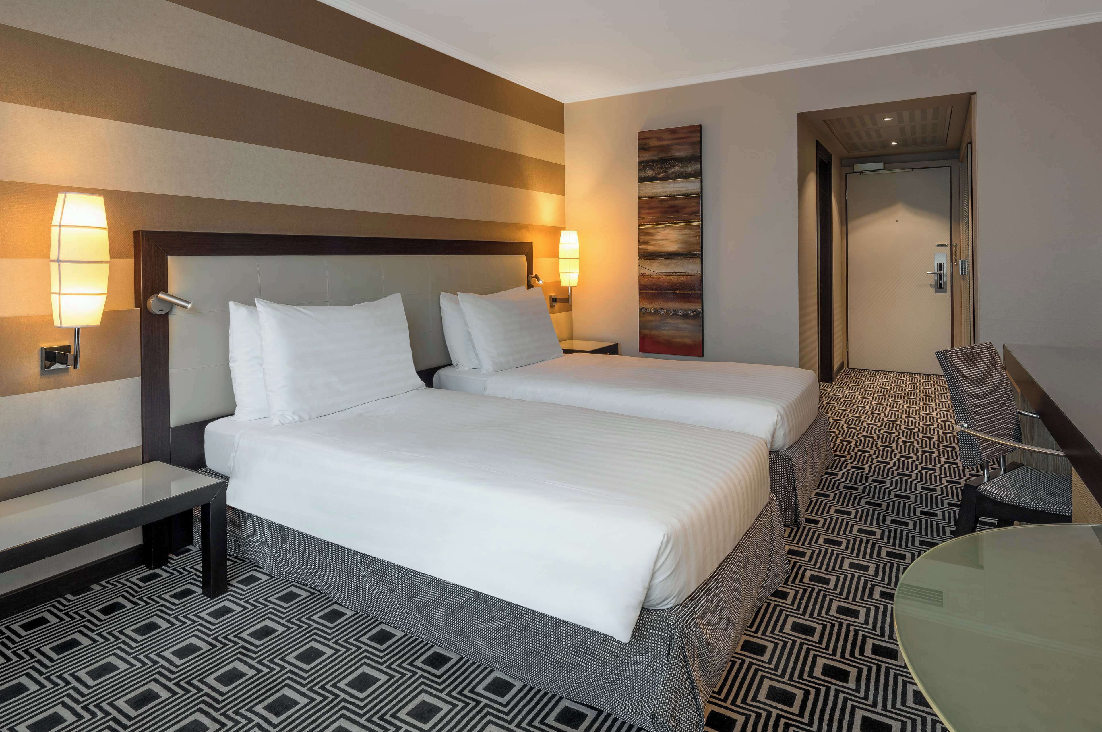 Hilton Geneva Hotel & Conference Centre Hilton Geneva Hotel & Conference Centre