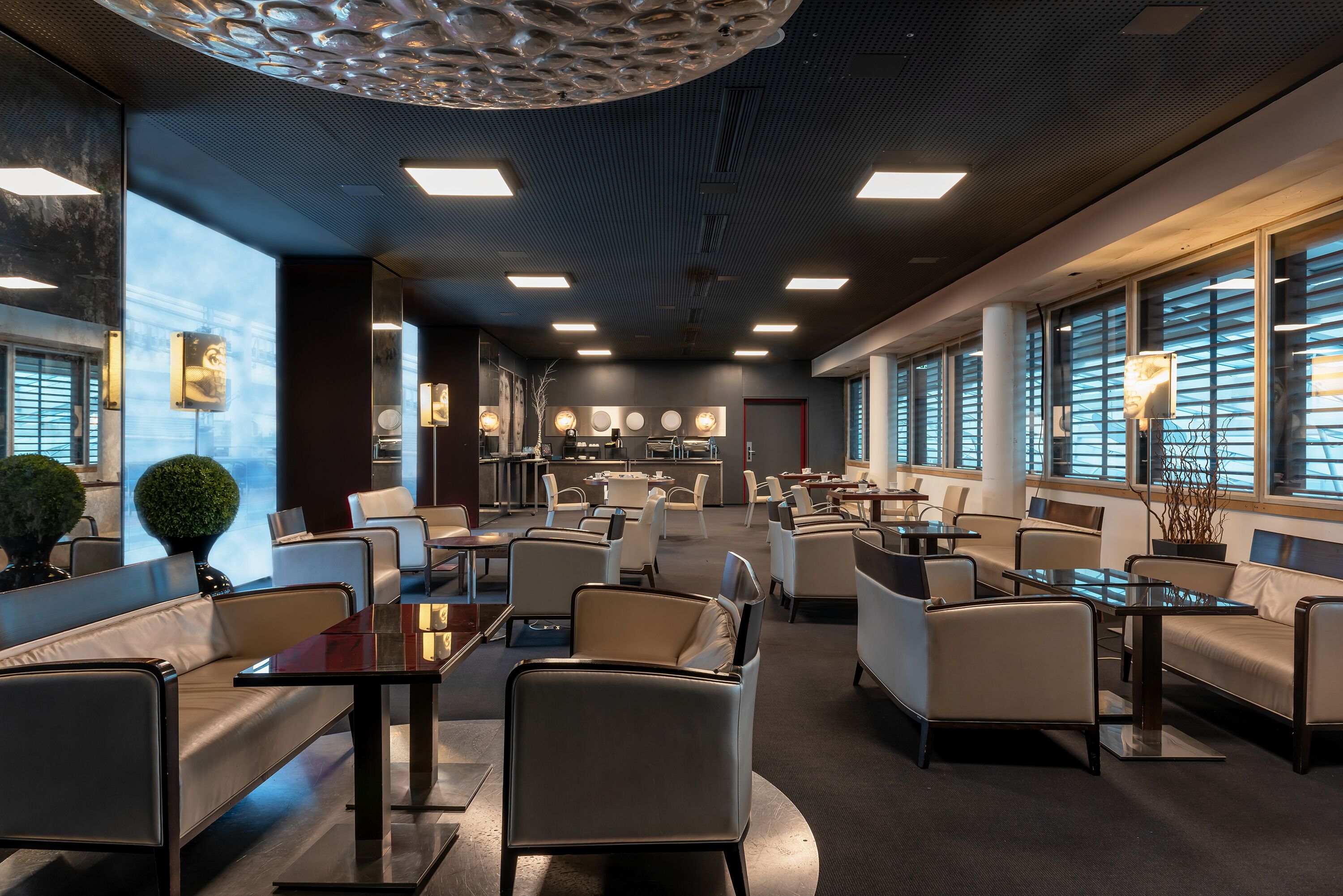 Hilton Geneva Hotel & Conference Centre Hilton Geneva Hotel & Conference Centre