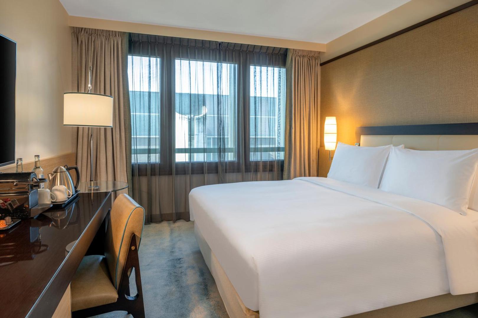 Hilton Geneva Hotel & Conference Centre Hilton Geneva Hotel & Conference Centre