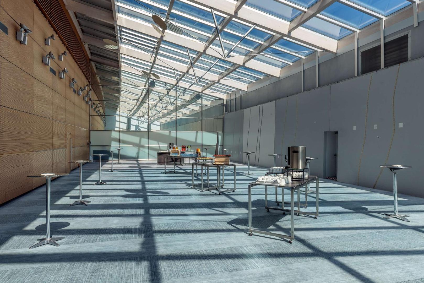 Hilton Geneva Hotel & Conference Centre Hilton Geneva Hotel & Conference Centre