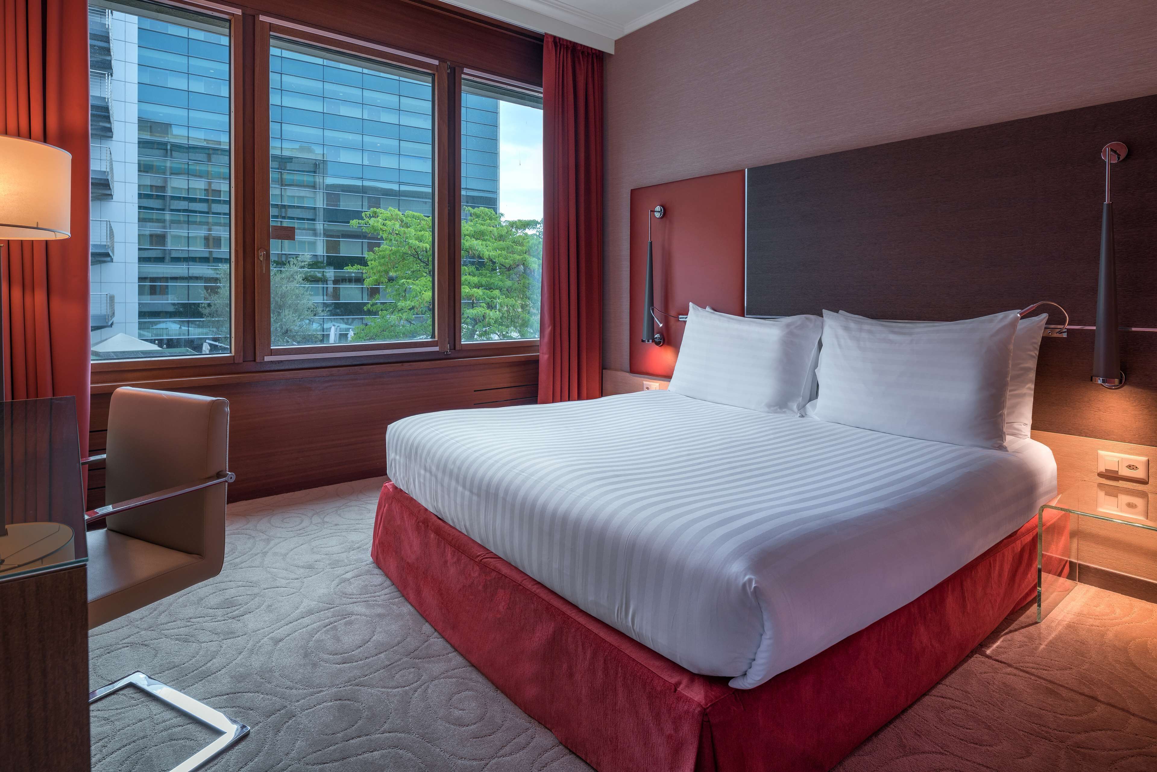 Hilton Geneva Hotel & Conference Centre Hilton Geneva Hotel & Conference Centre