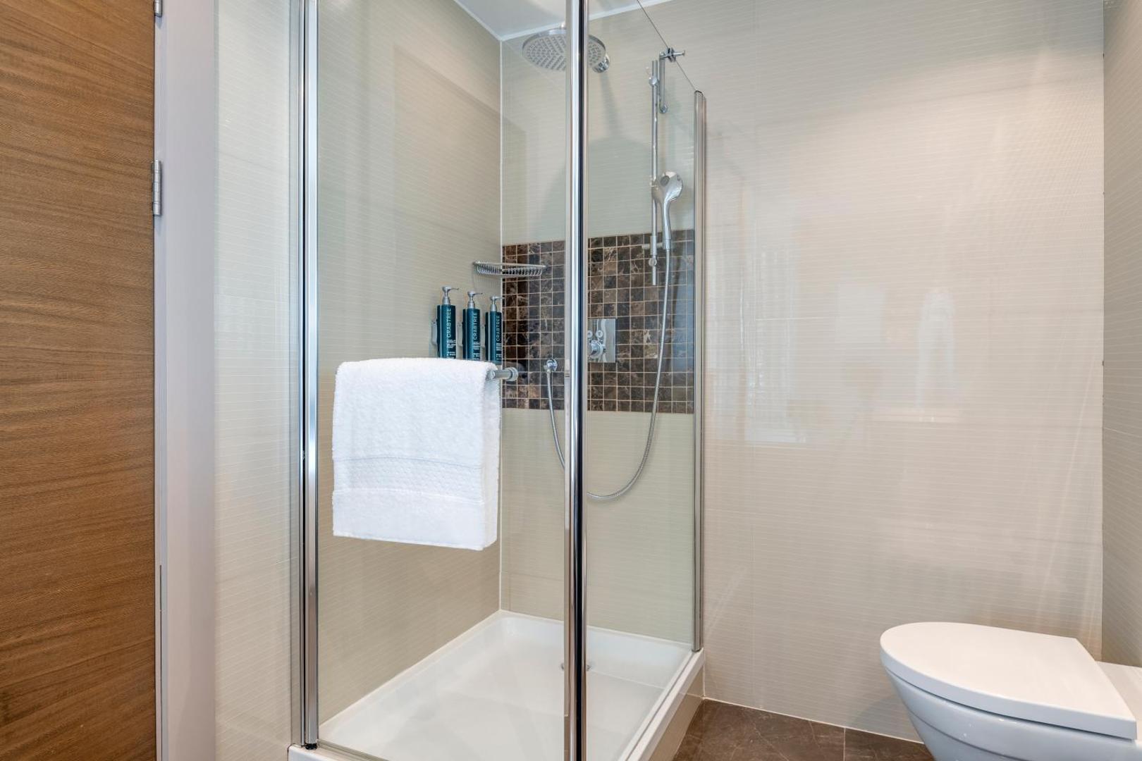 Hilton Geneva Hotel & Conference Centre Hilton Geneva Hotel & Conference Centre