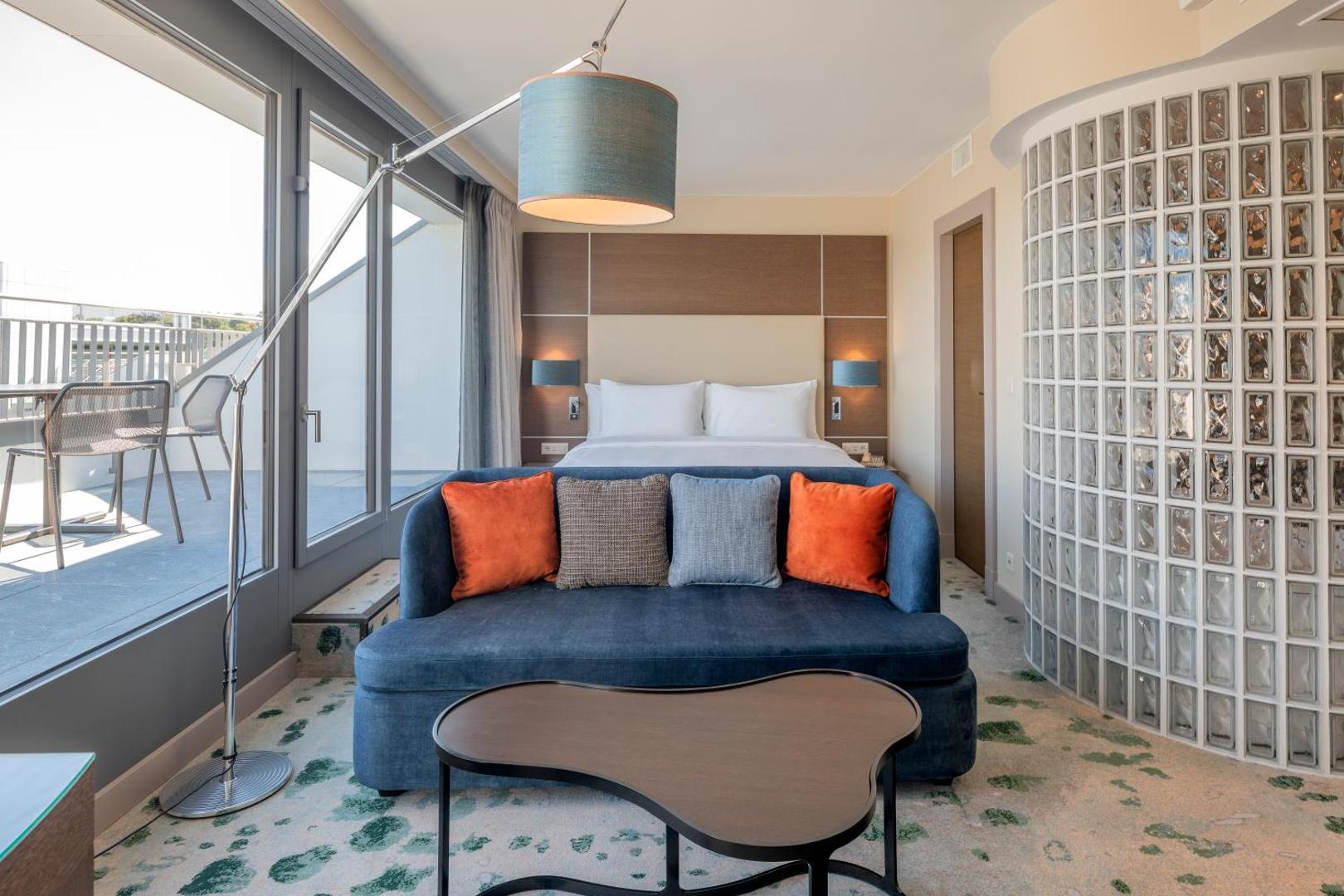 Hilton Geneva Hotel & Conference Centre Hilton Geneva Hotel & Conference Centre