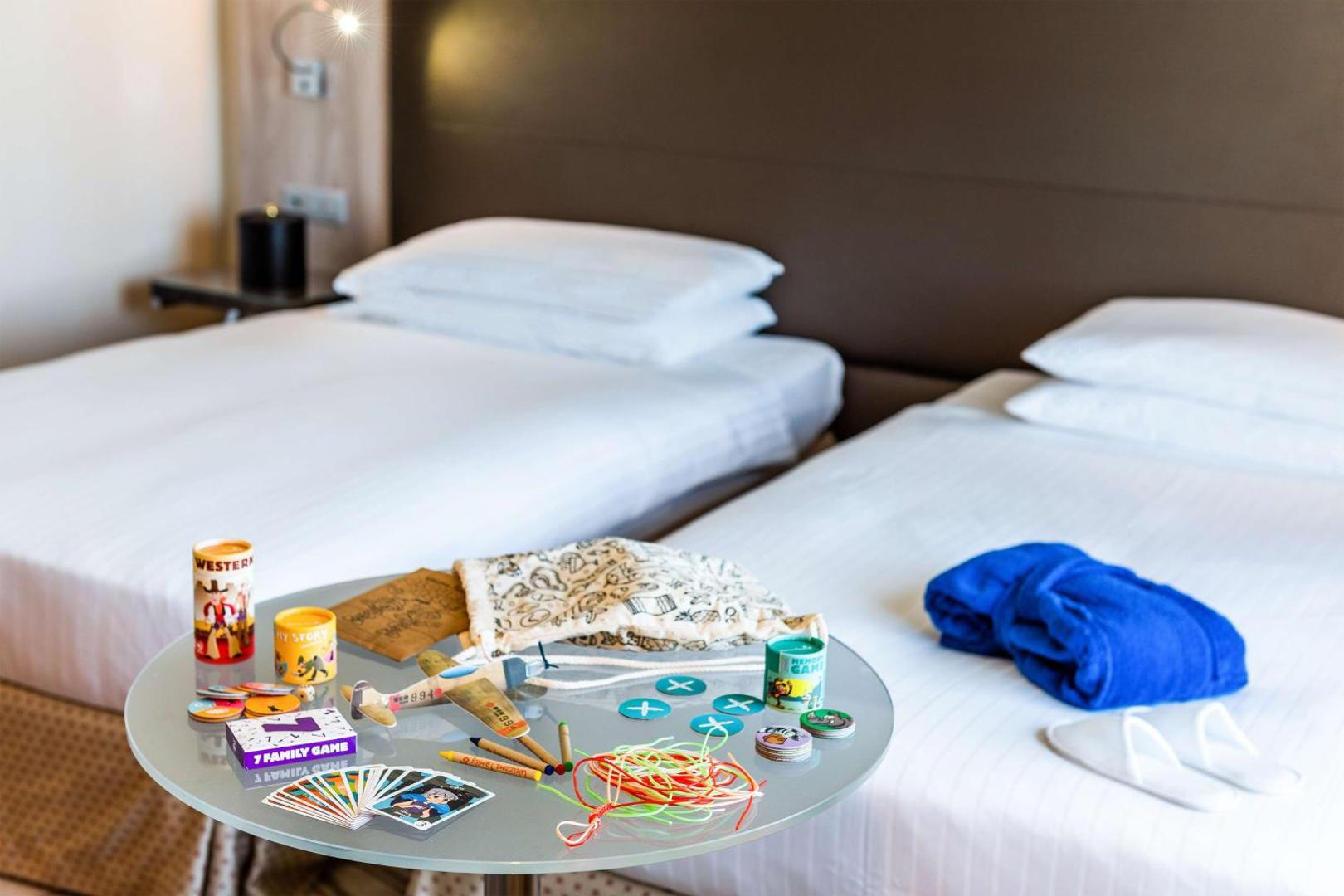 Hilton Geneva Hotel & Conference Centre Hilton Geneva Hotel & Conference Centre