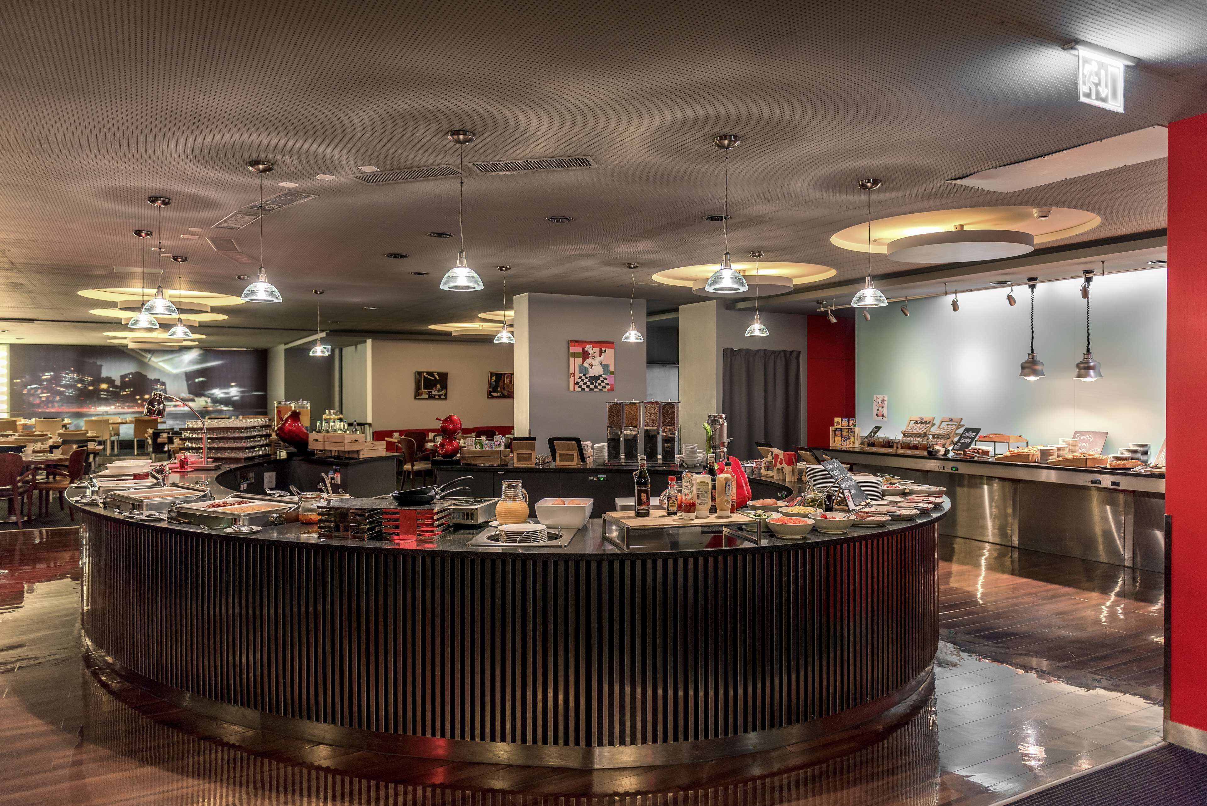 Hilton Geneva Hotel & Conference Centre Hilton Geneva Hotel & Conference Centre