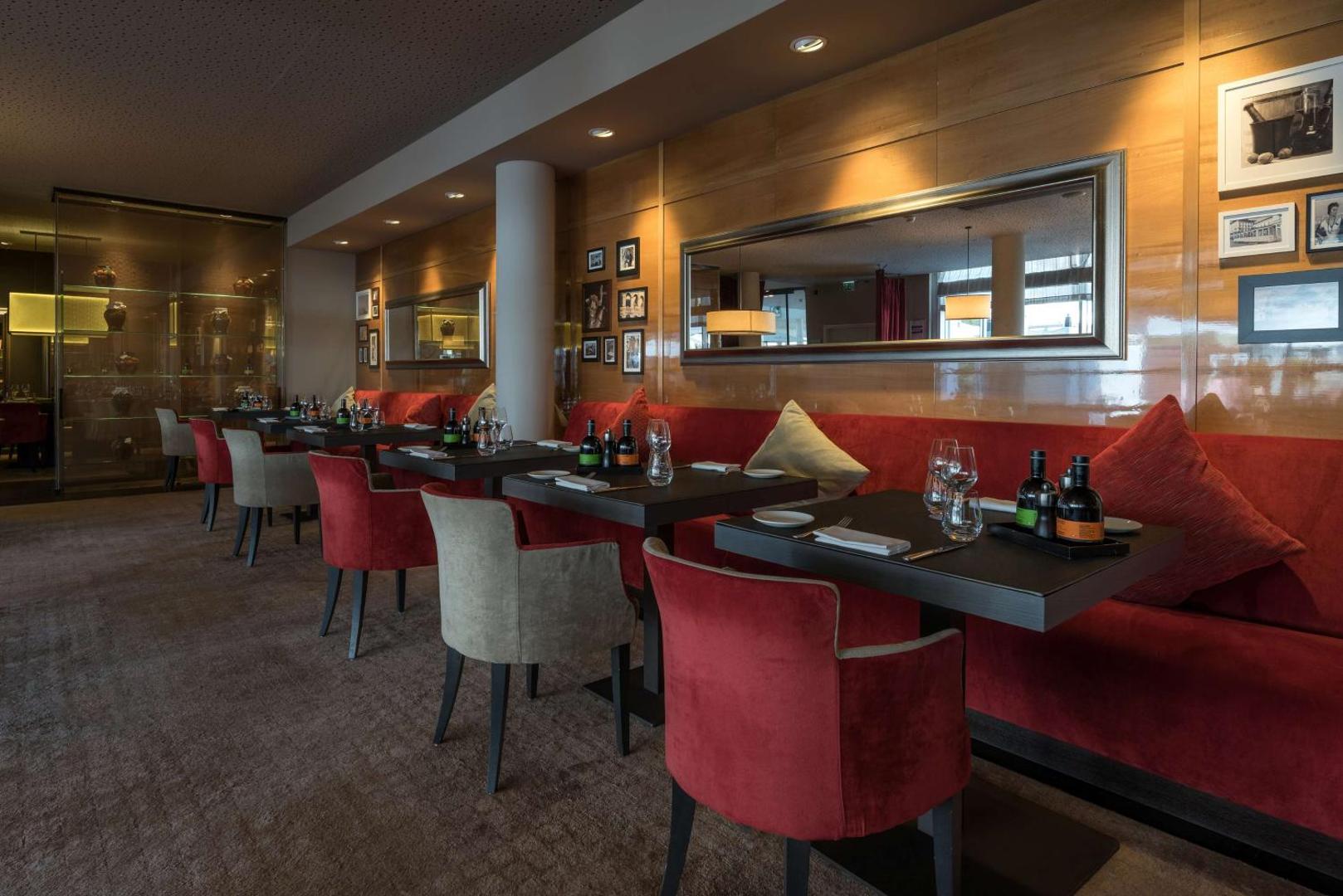 Hilton Geneva Hotel & Conference Centre Hilton Geneva Hotel & Conference Centre