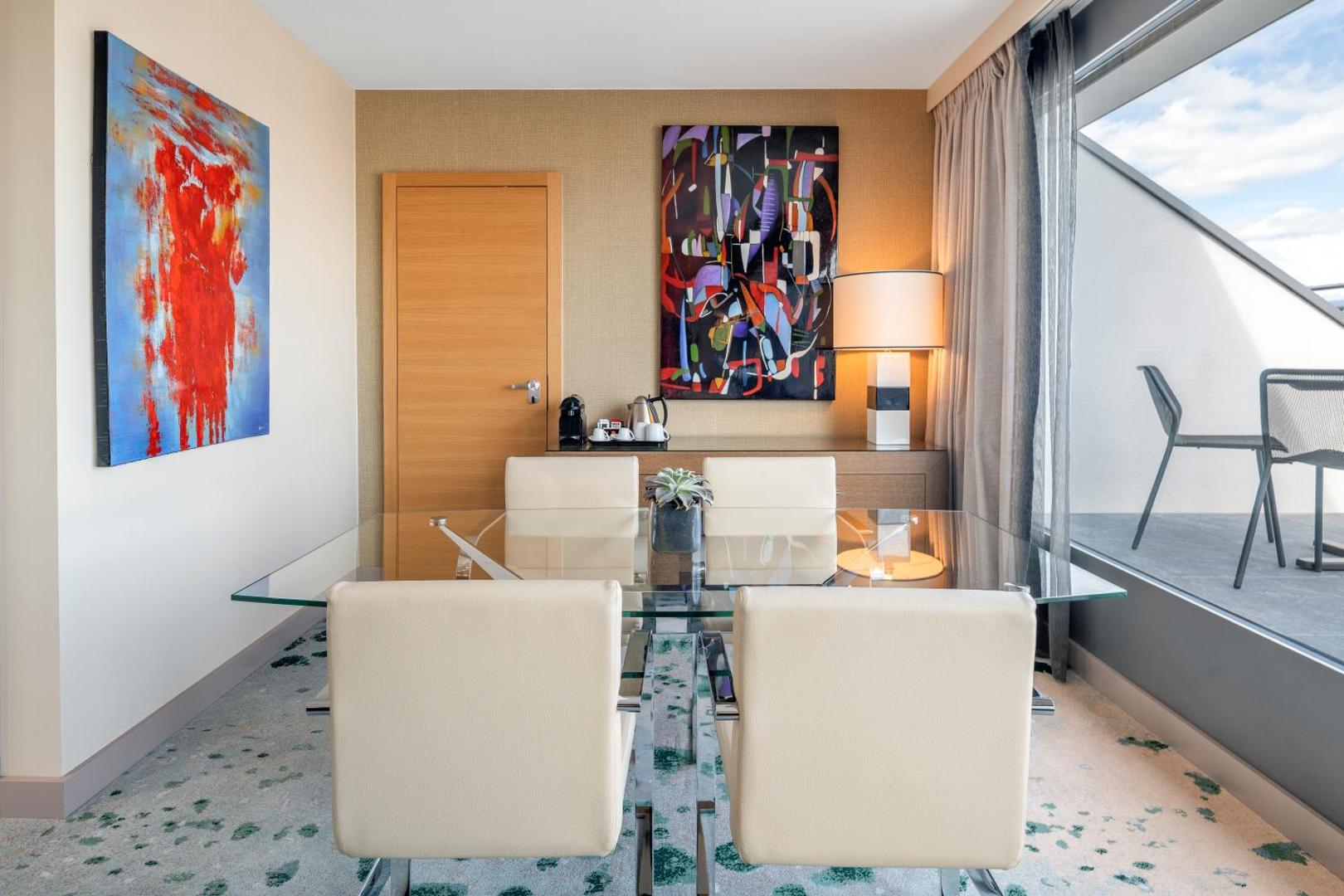 Hilton Geneva Hotel & Conference Centre Hilton Geneva Hotel & Conference Centre