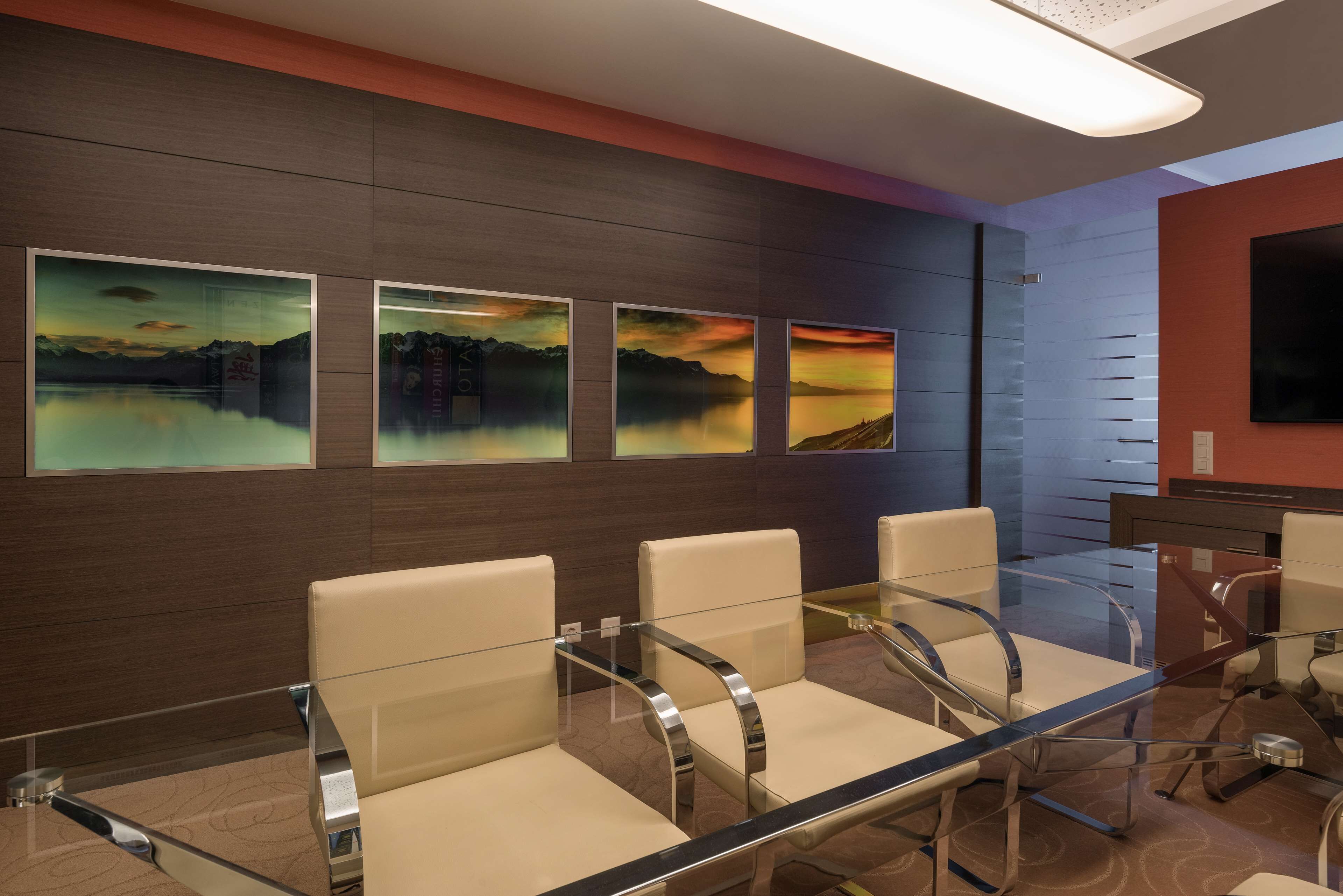 Hilton Geneva Hotel & Conference Centre Hilton Geneva Hotel & Conference Centre