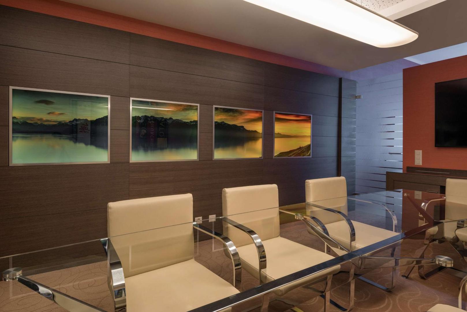 Hilton Geneva Hotel & Conference Centre Hilton Geneva Hotel & Conference Centre