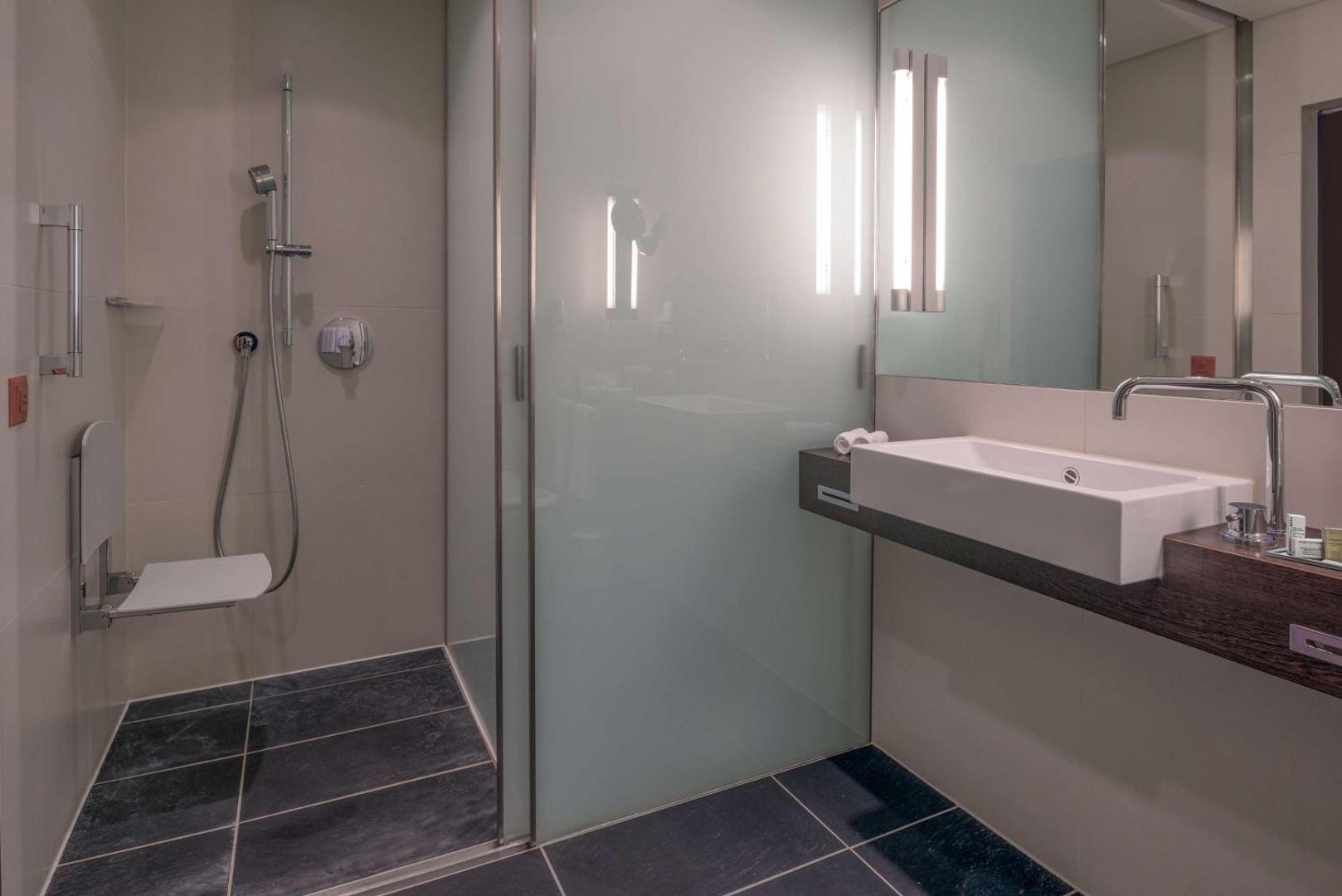 Hilton Geneva Hotel & Conference Centre Hilton Geneva Hotel & Conference Centre