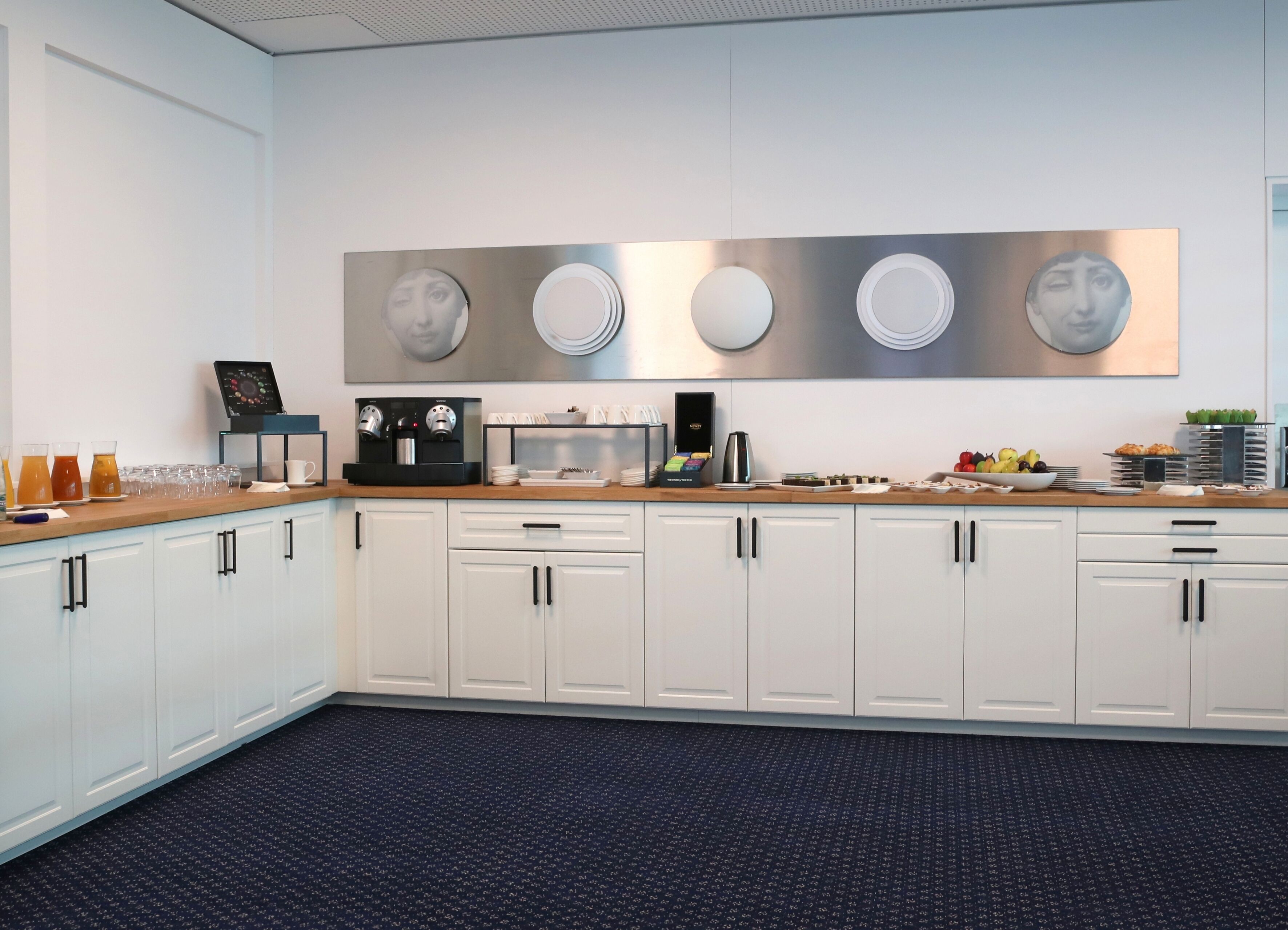 Hilton Geneva Hotel & Conference Centre Hilton Geneva Hotel & Conference Centre