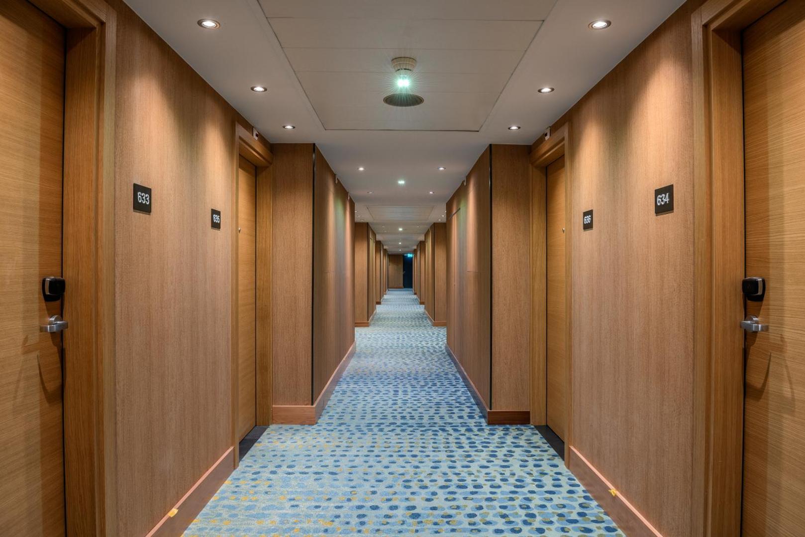 Hilton Geneva Hotel & Conference Centre Hilton Geneva Hotel & Conference Centre