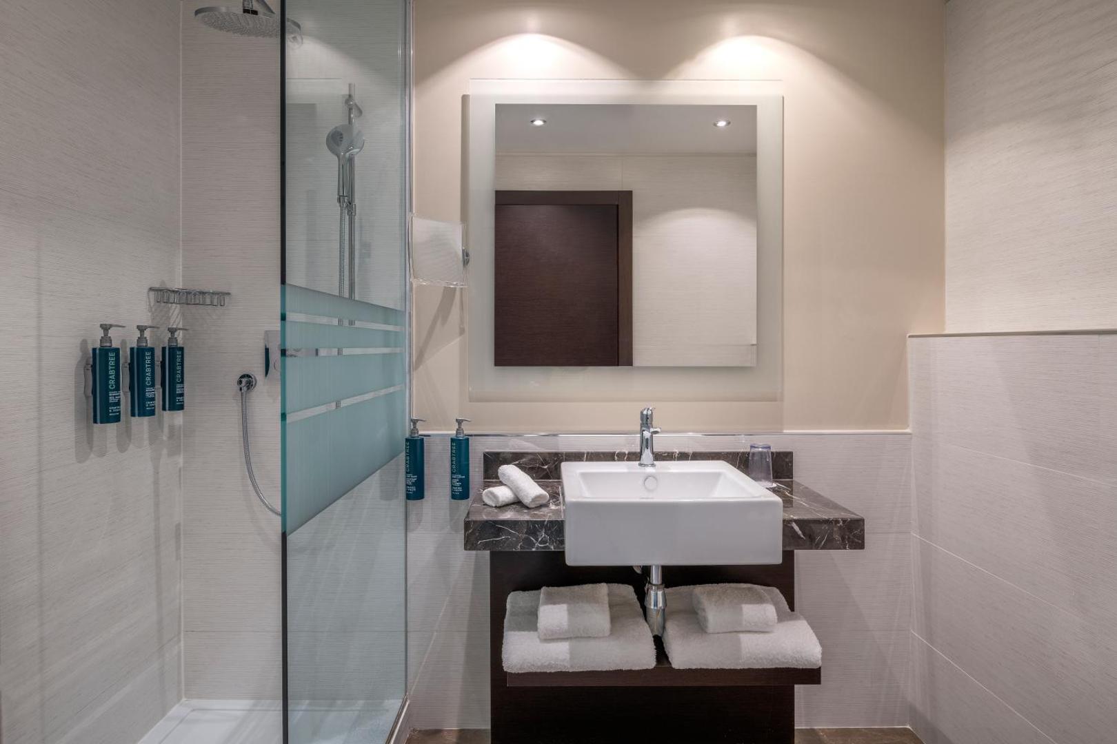 Hilton Geneva Hotel & Conference Centre Hilton Geneva Hotel & Conference Centre