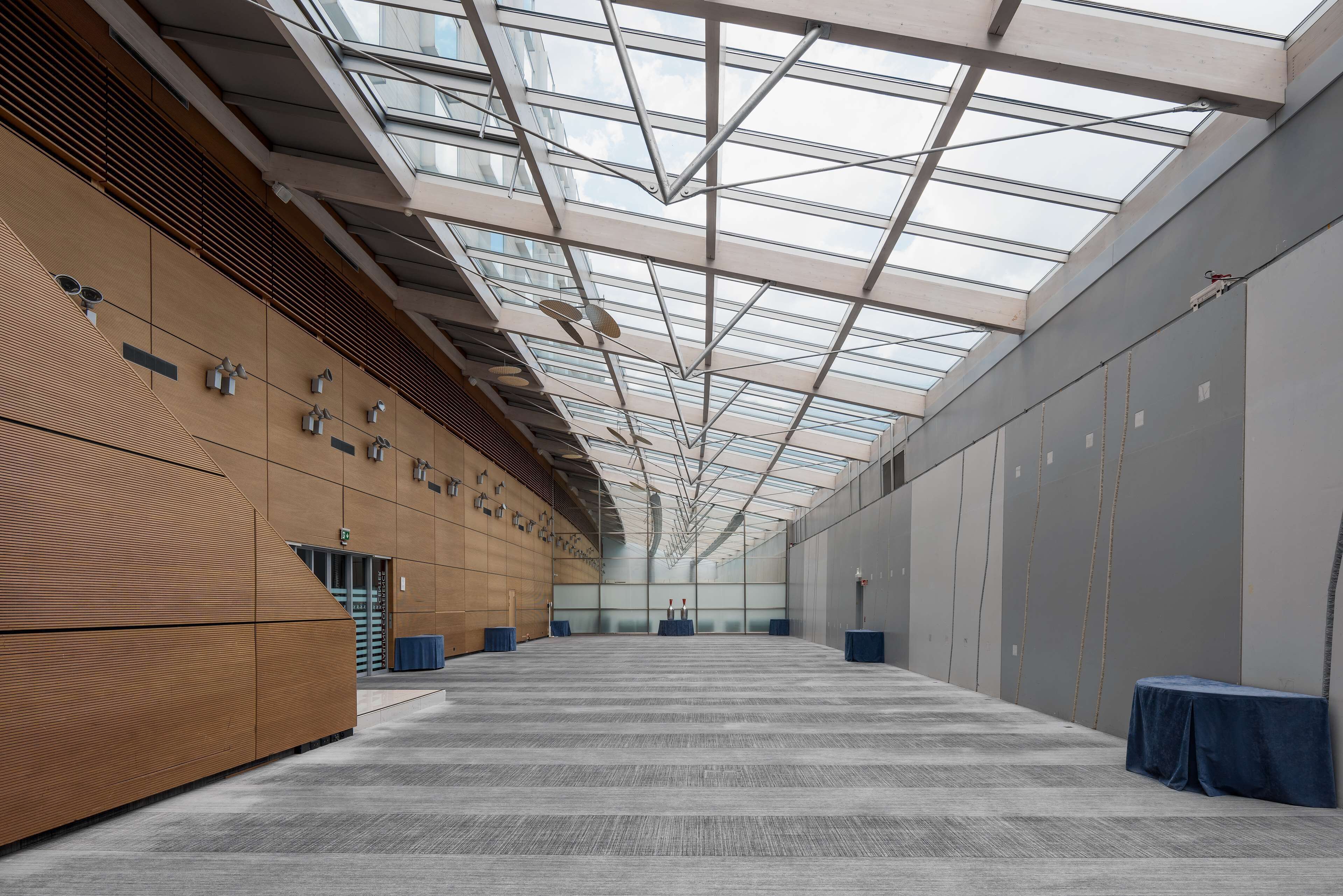 Hilton Geneva Hotel & Conference Centre Hilton Geneva Hotel & Conference Centre