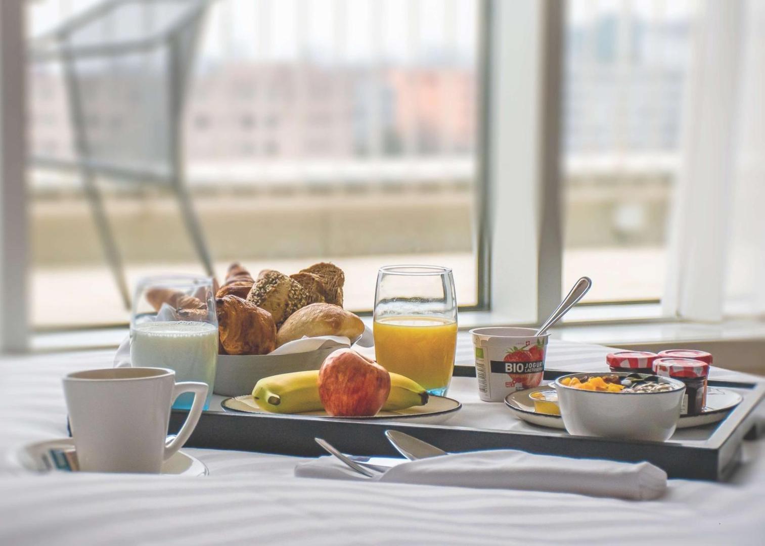 Hilton Geneva Hotel & Conference Centre Hilton Geneva Hotel & Conference Centre