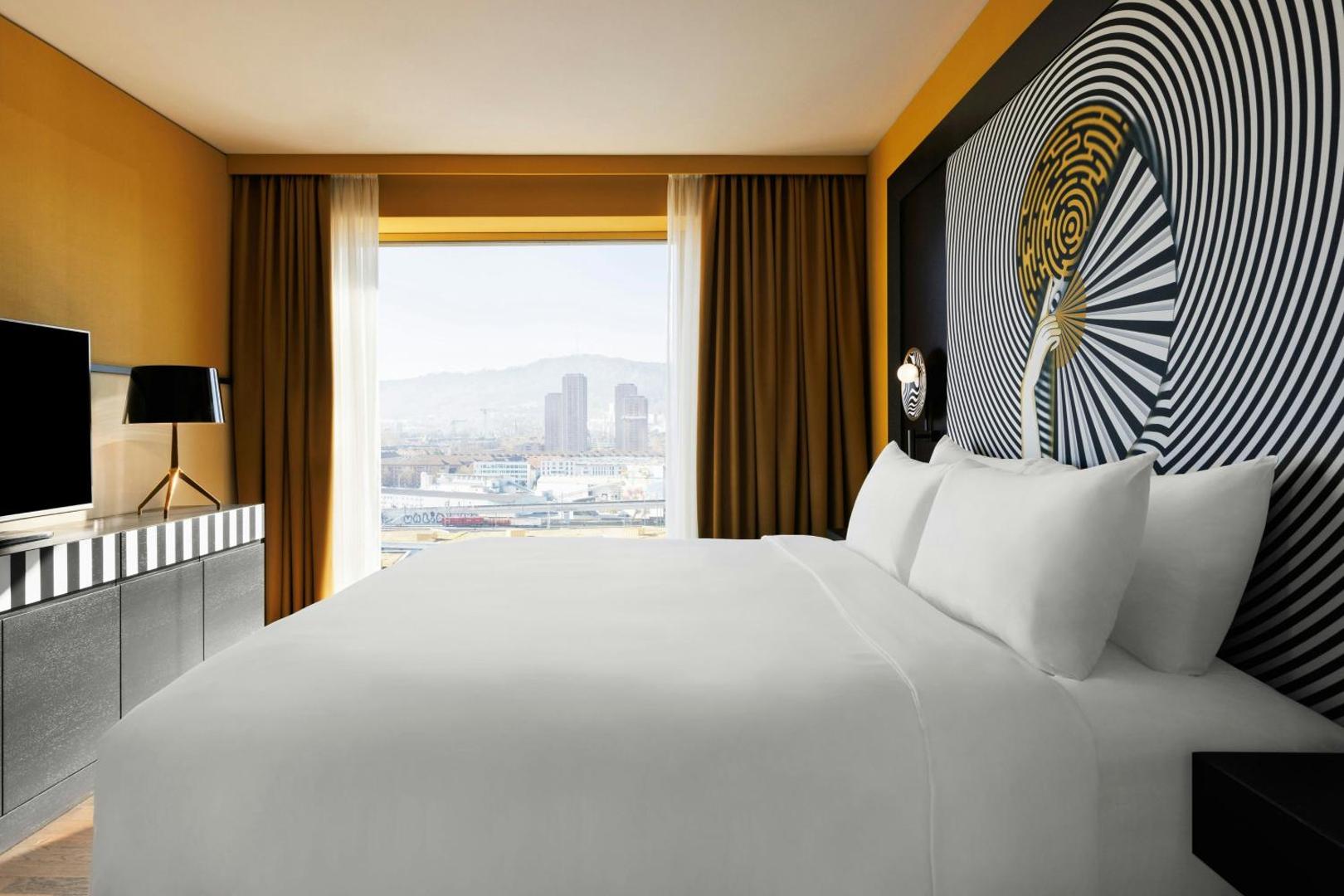 Renaissance Zürich Tower