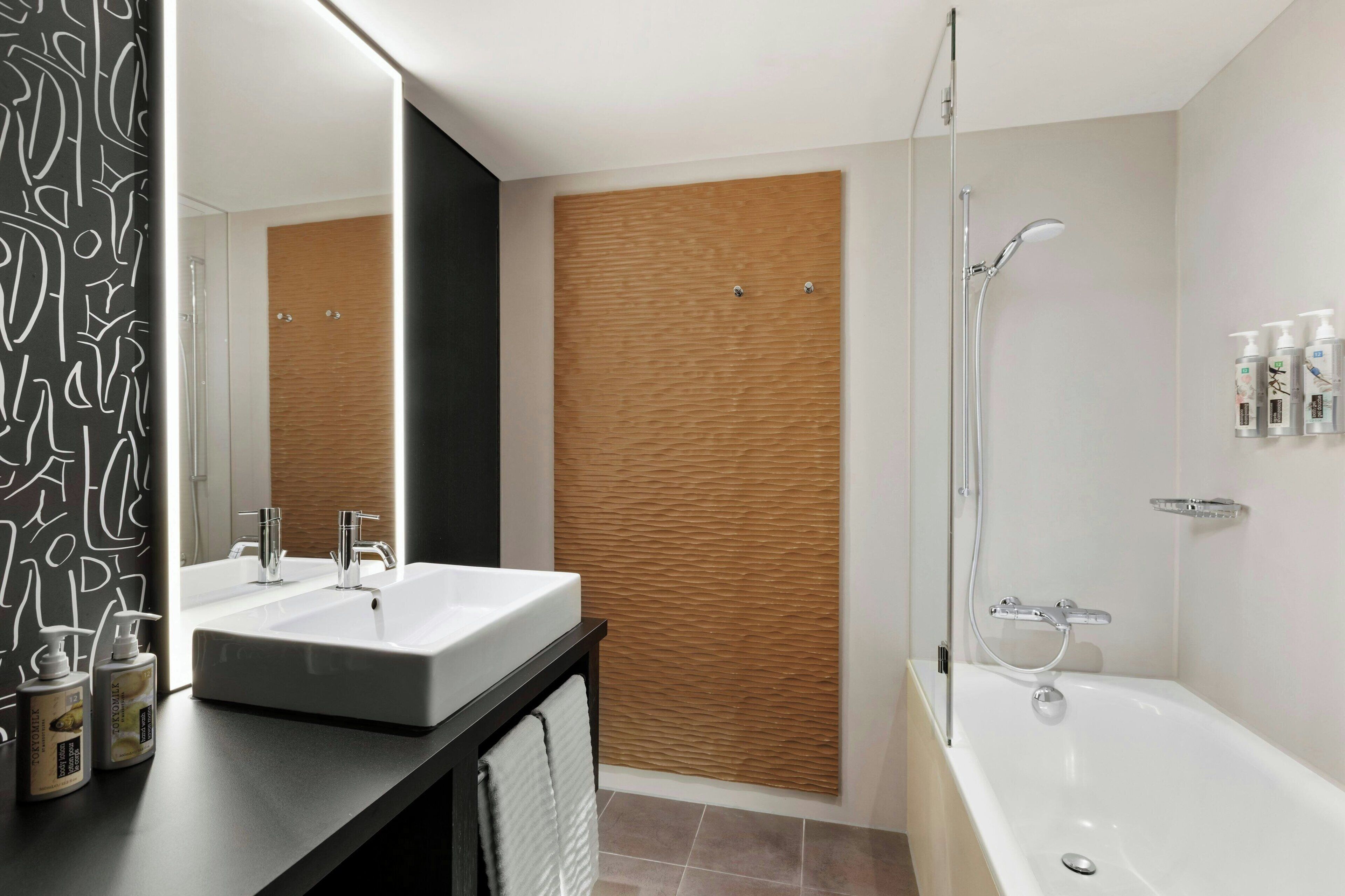 Renaissance Zürich Tower