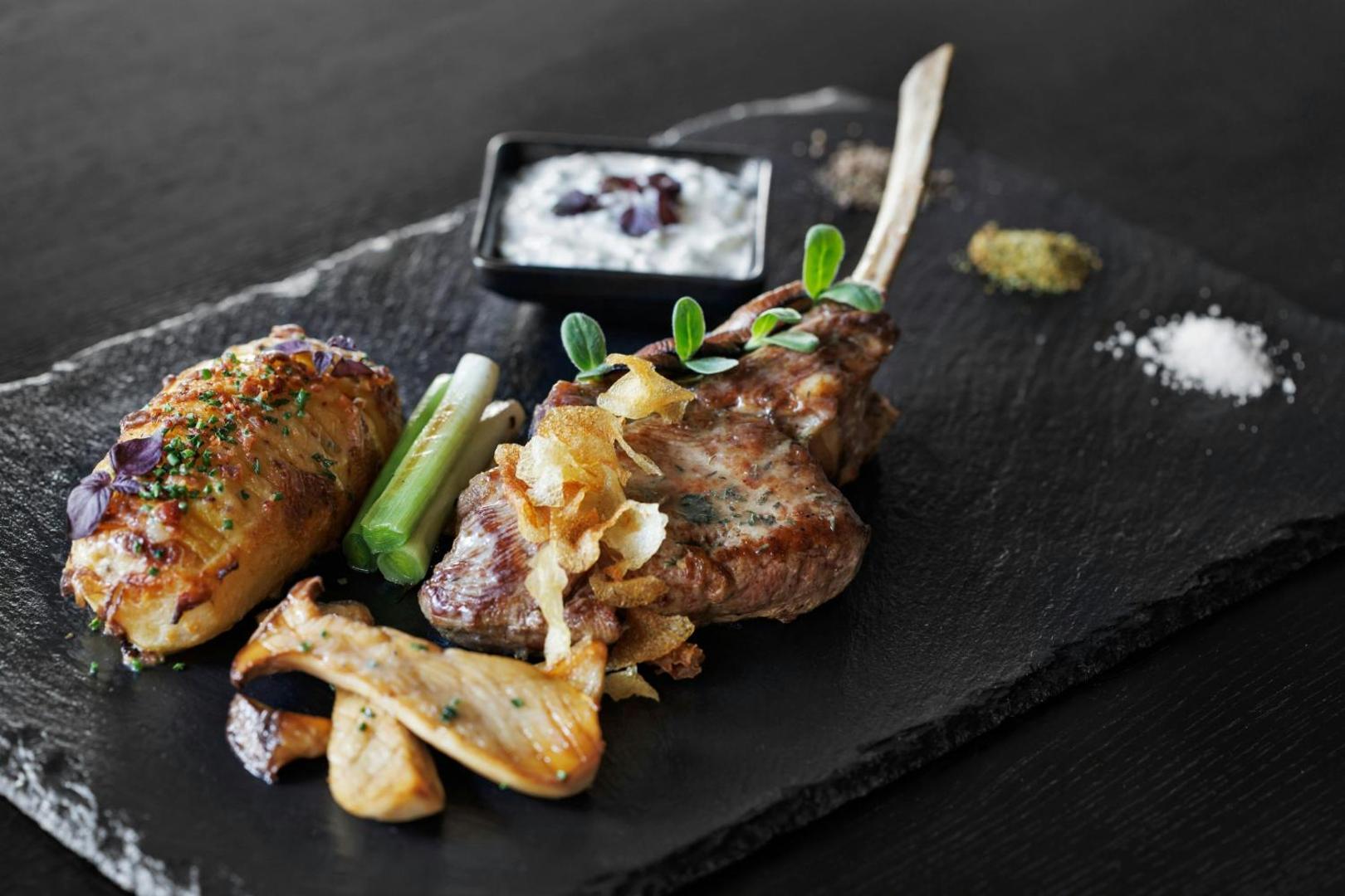 Renaissance Zürich Tower