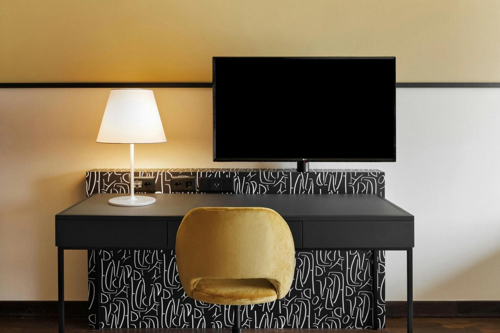 Renaissance Zürich Tower