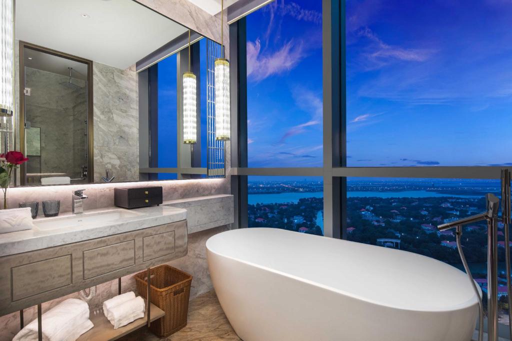 Wyndham Grand Suzhou Fenhu Wyndham Grand Suzhou Fenhu