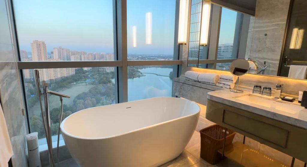 Wyndham Grand Suzhou Fenhu Wyndham Grand Suzhou Fenhu