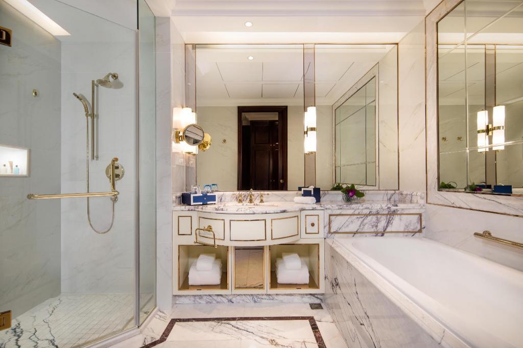 Radisson Blu Forest Manor Hotel, Shanghai Hongqiao Radisson Blu Forest Manor Hotel, Shanghai Hongqiao