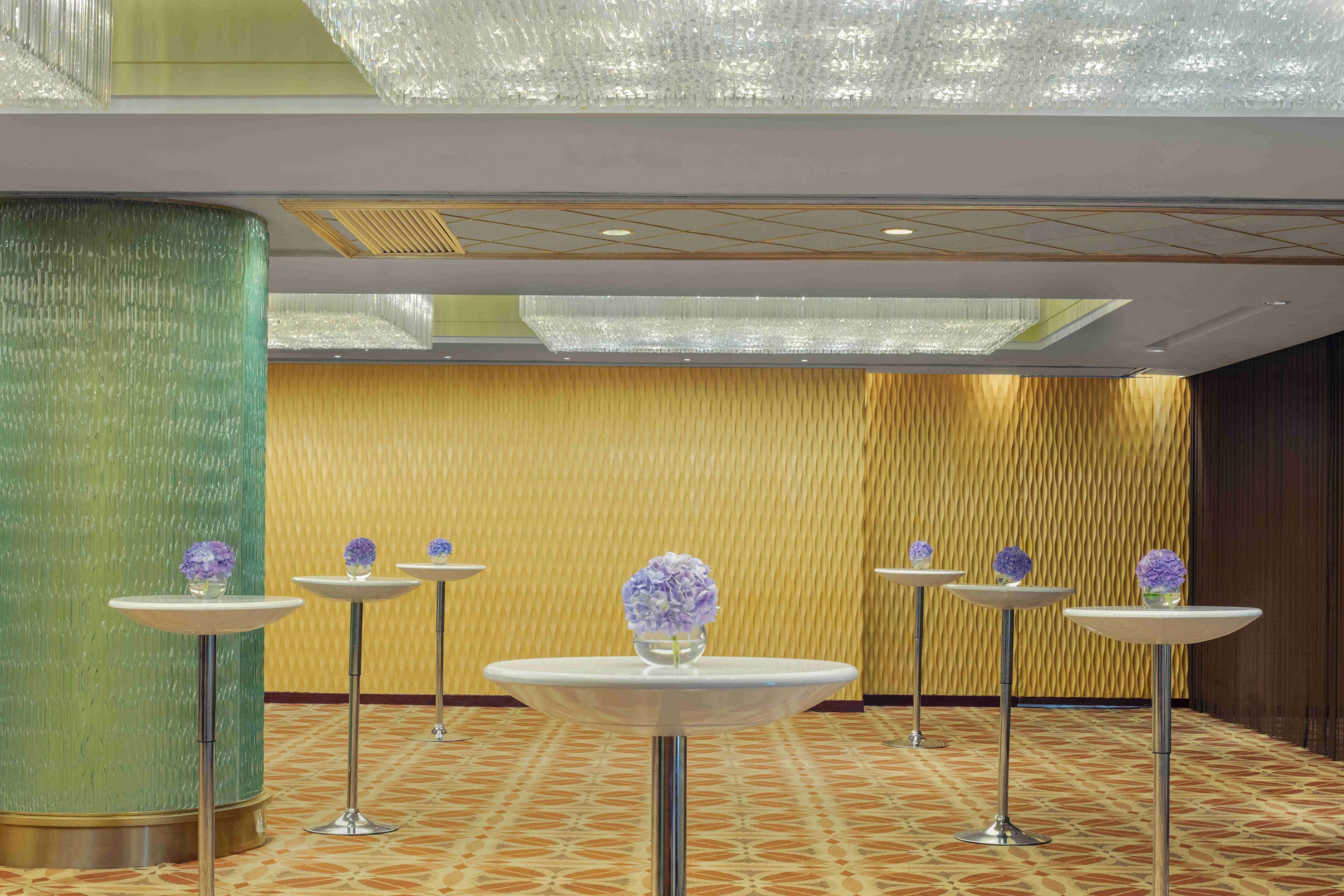 Radisson Blu Shanghai New World Radisson Blu Shanghai New World