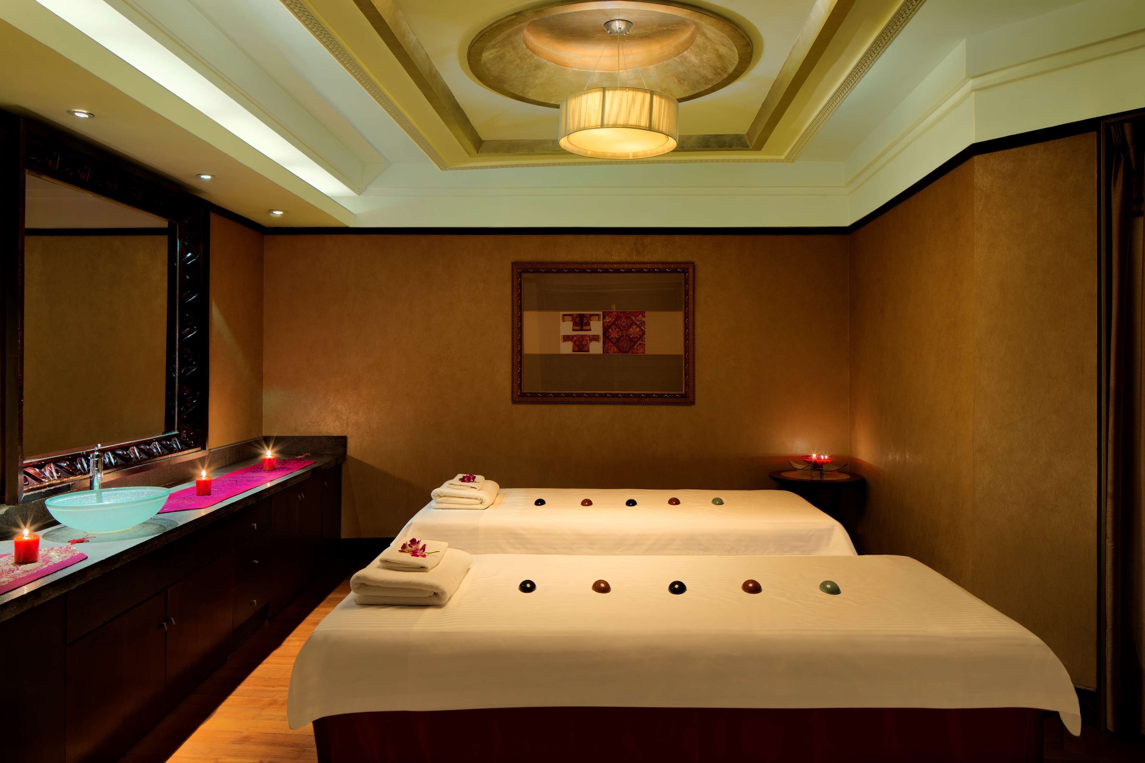 Radisson Blu Shanghai New World Radisson Blu Shanghai New World