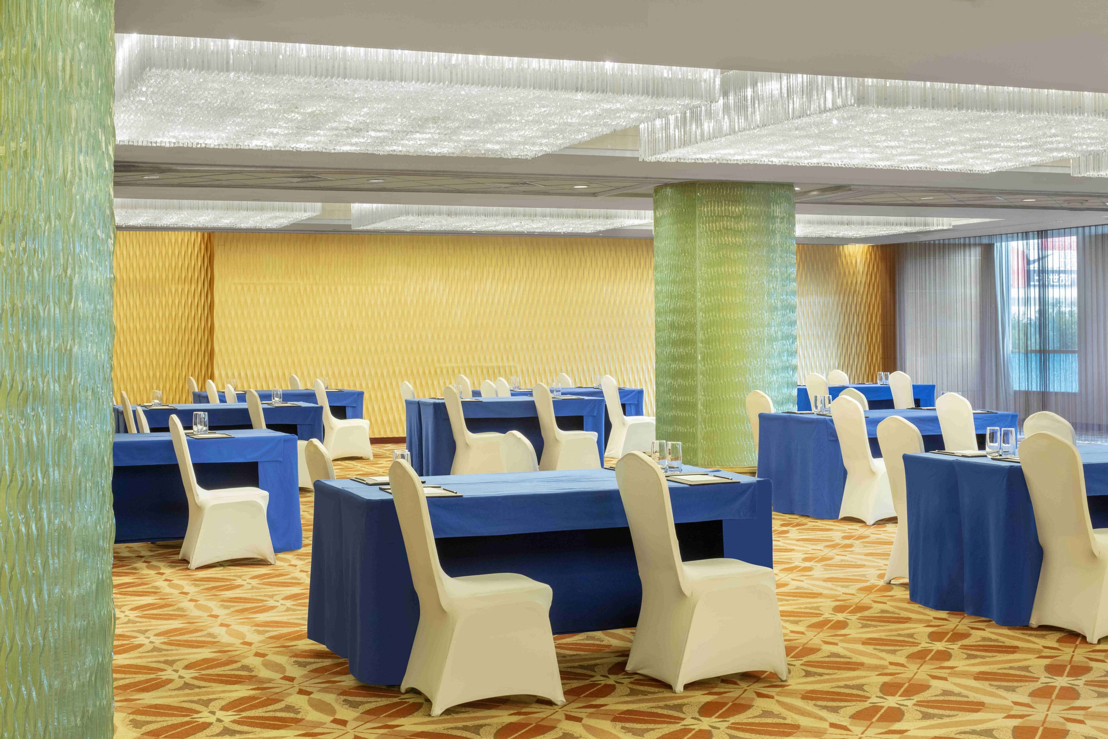 Radisson Blu Shanghai New World Radisson Blu Shanghai New World
