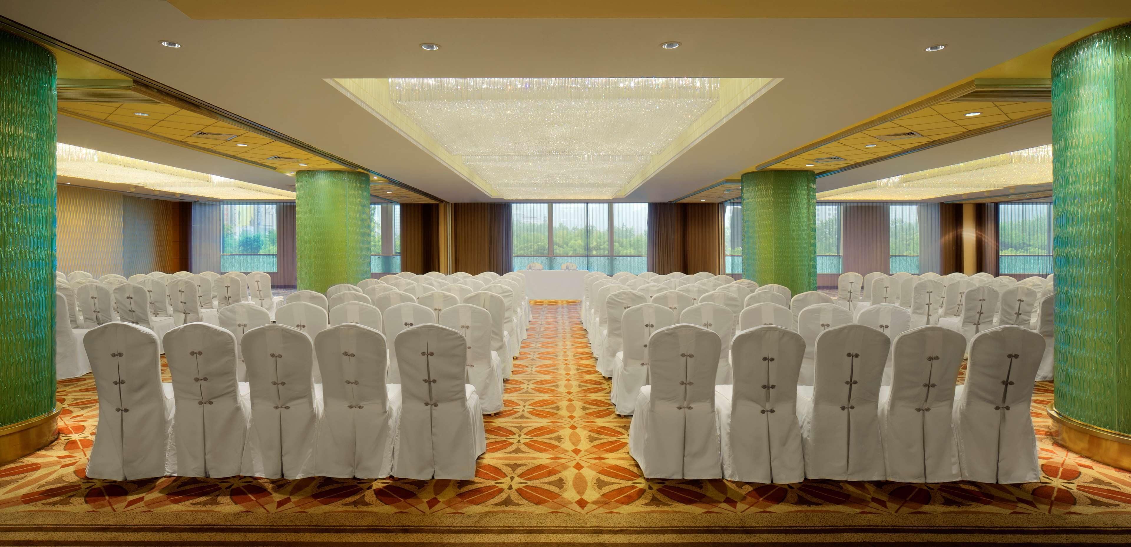 Radisson Blu Shanghai New World Radisson Blu Shanghai New World