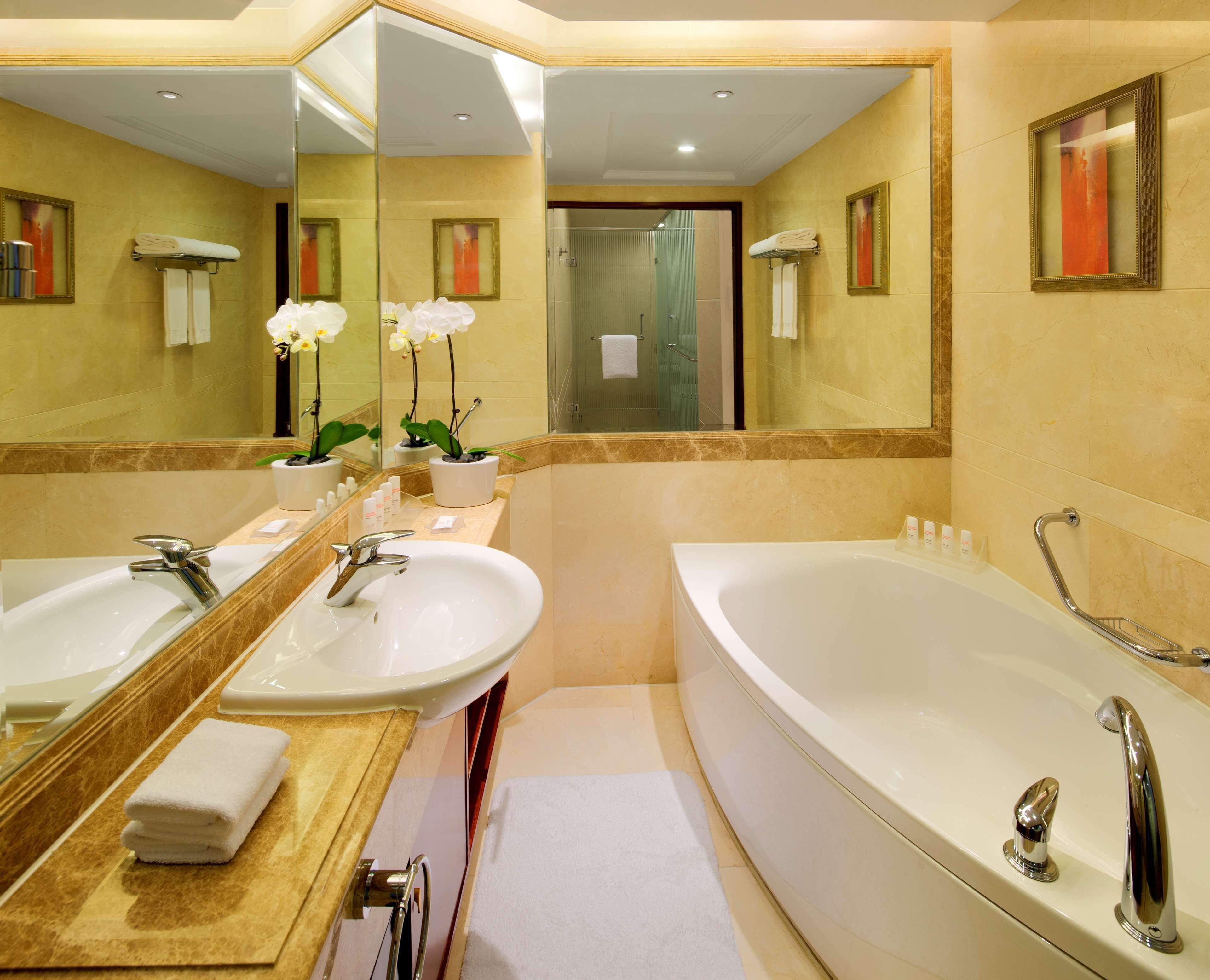 Radisson Blu Shanghai New World Radisson Blu Shanghai New World