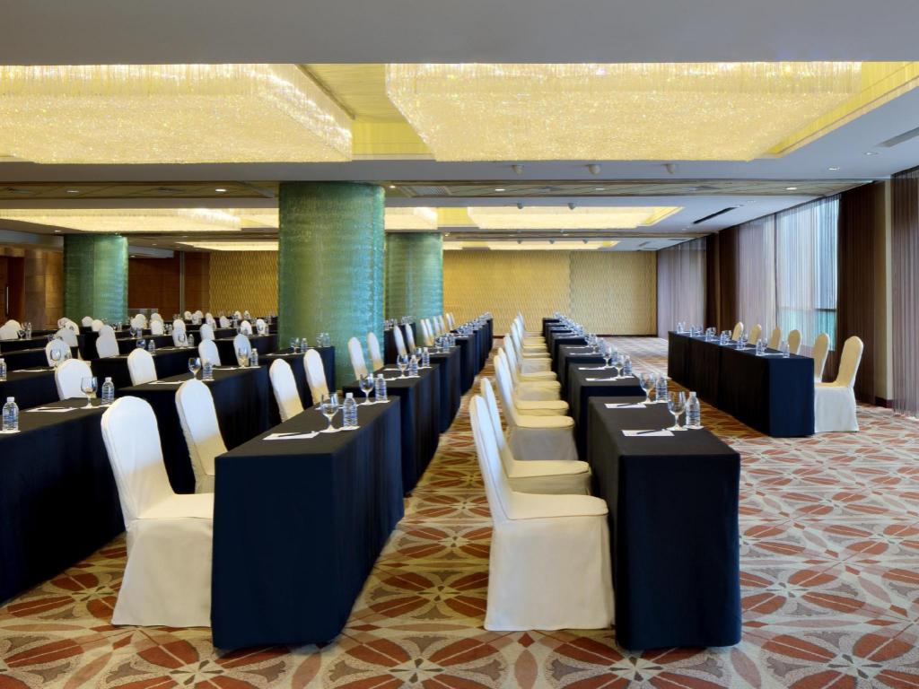 Radisson Blu Shanghai New World Radisson Blu Shanghai New World