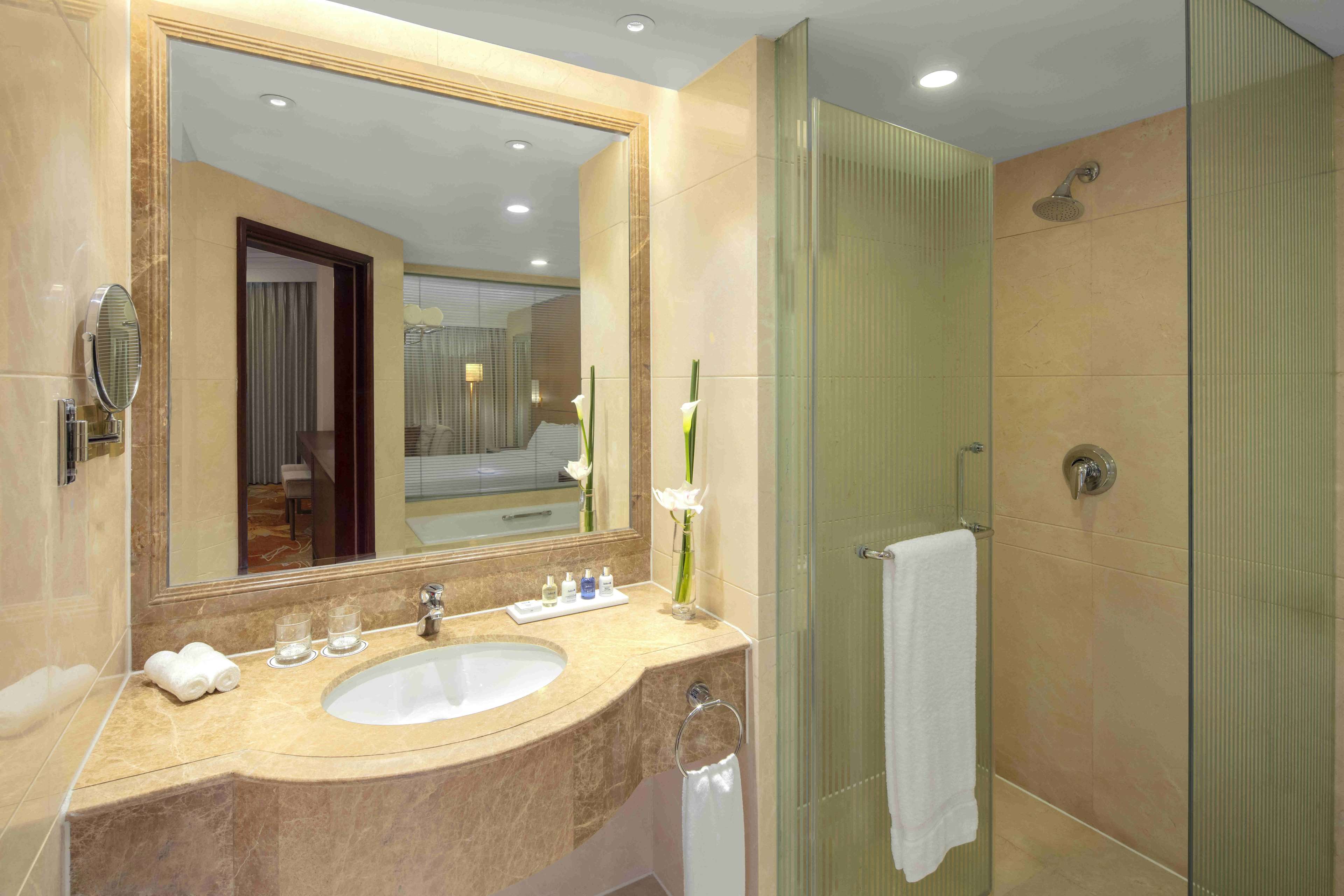 Radisson Blu Shanghai New World Radisson Blu Shanghai New World
