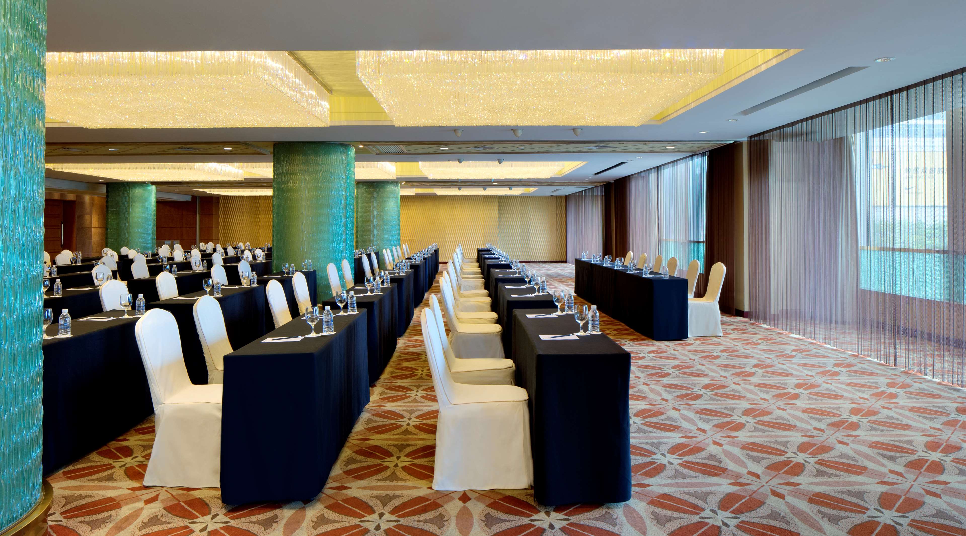 Radisson Blu Shanghai New World Radisson Blu Shanghai New World