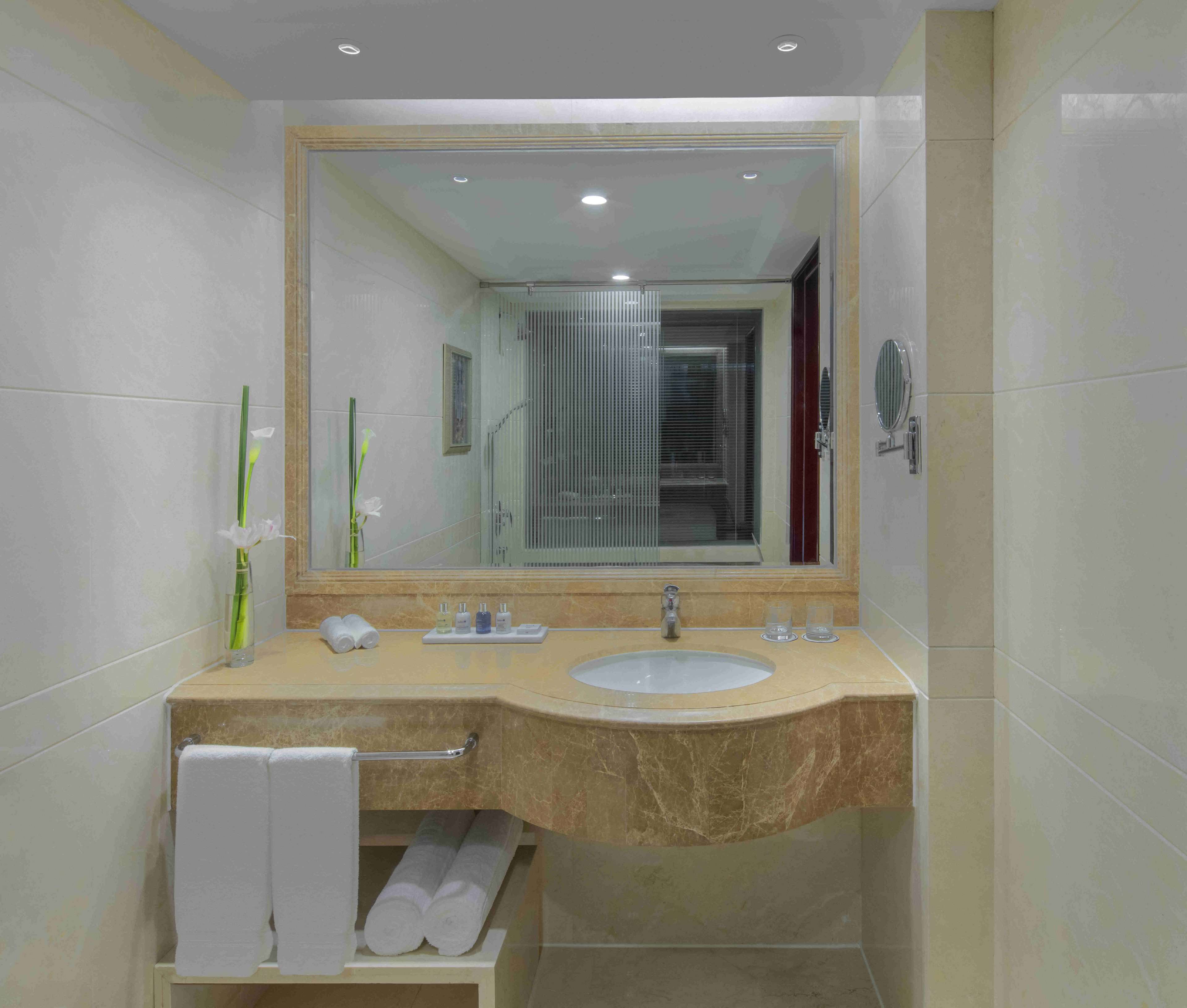 Radisson Blu Shanghai New World Radisson Blu Shanghai New World