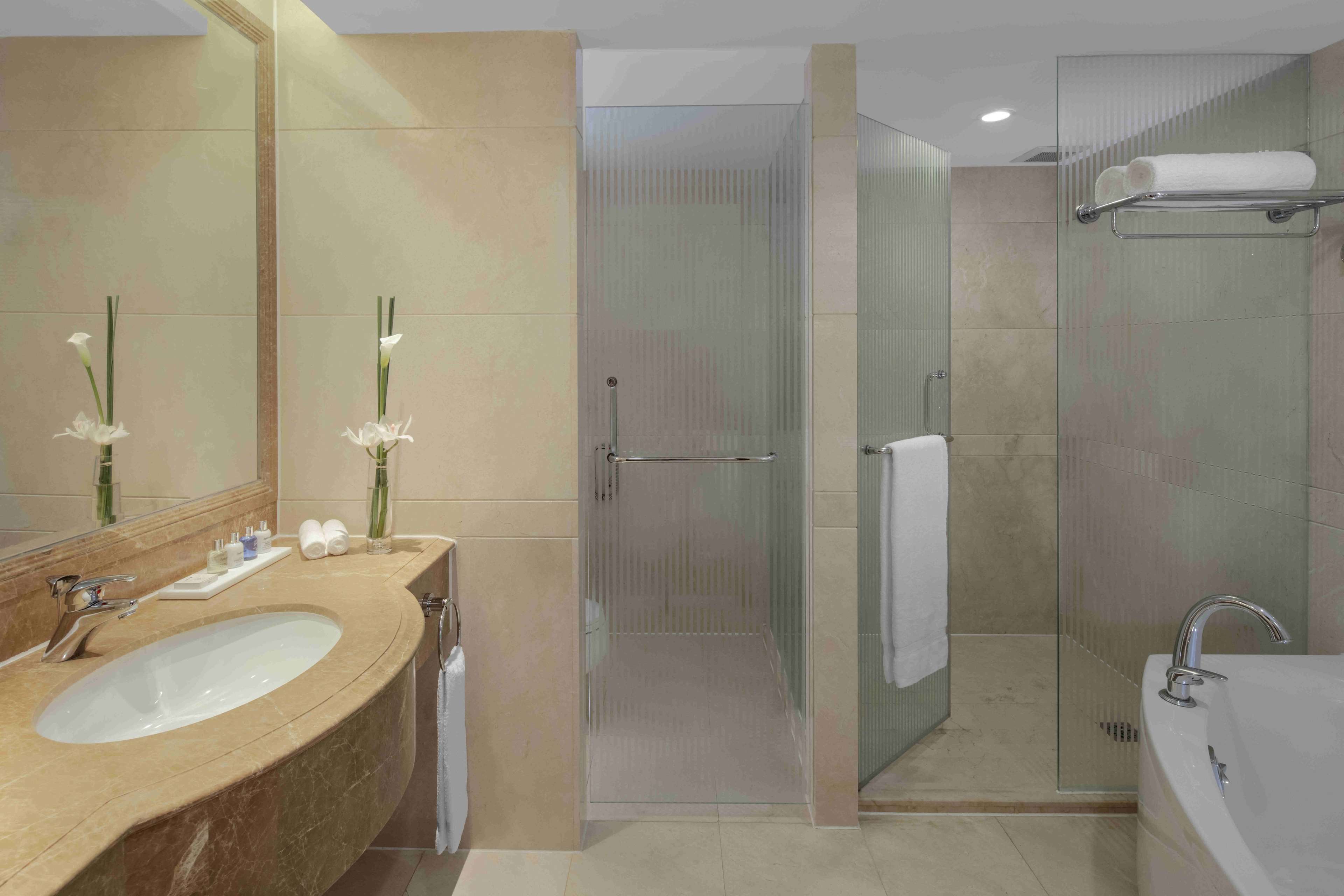 Radisson Blu Shanghai New World Radisson Blu Shanghai New World