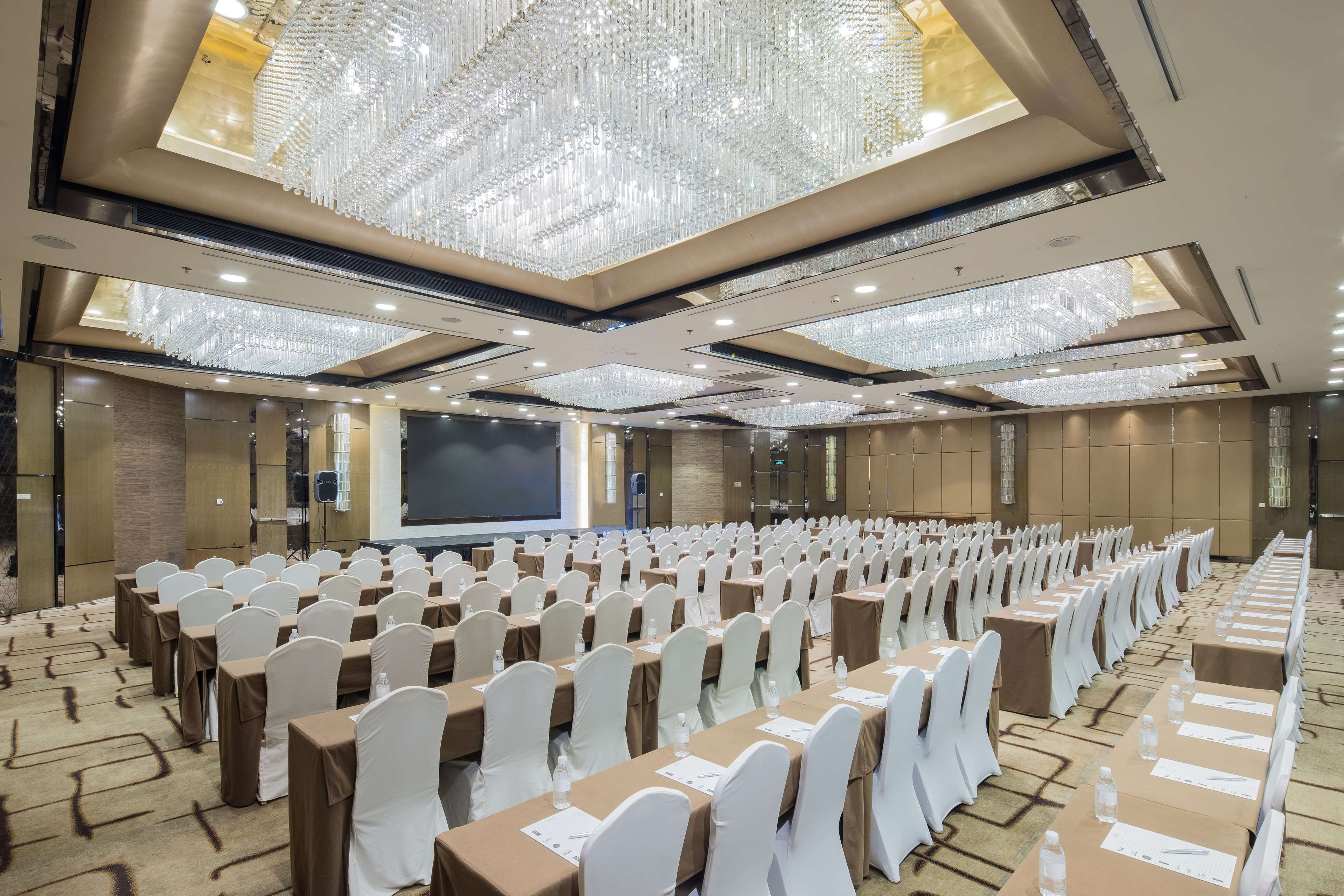 Radisson Collection Hotel, Yangtze Shanghai Radisson Collection Hotel, Yangtze Shanghai