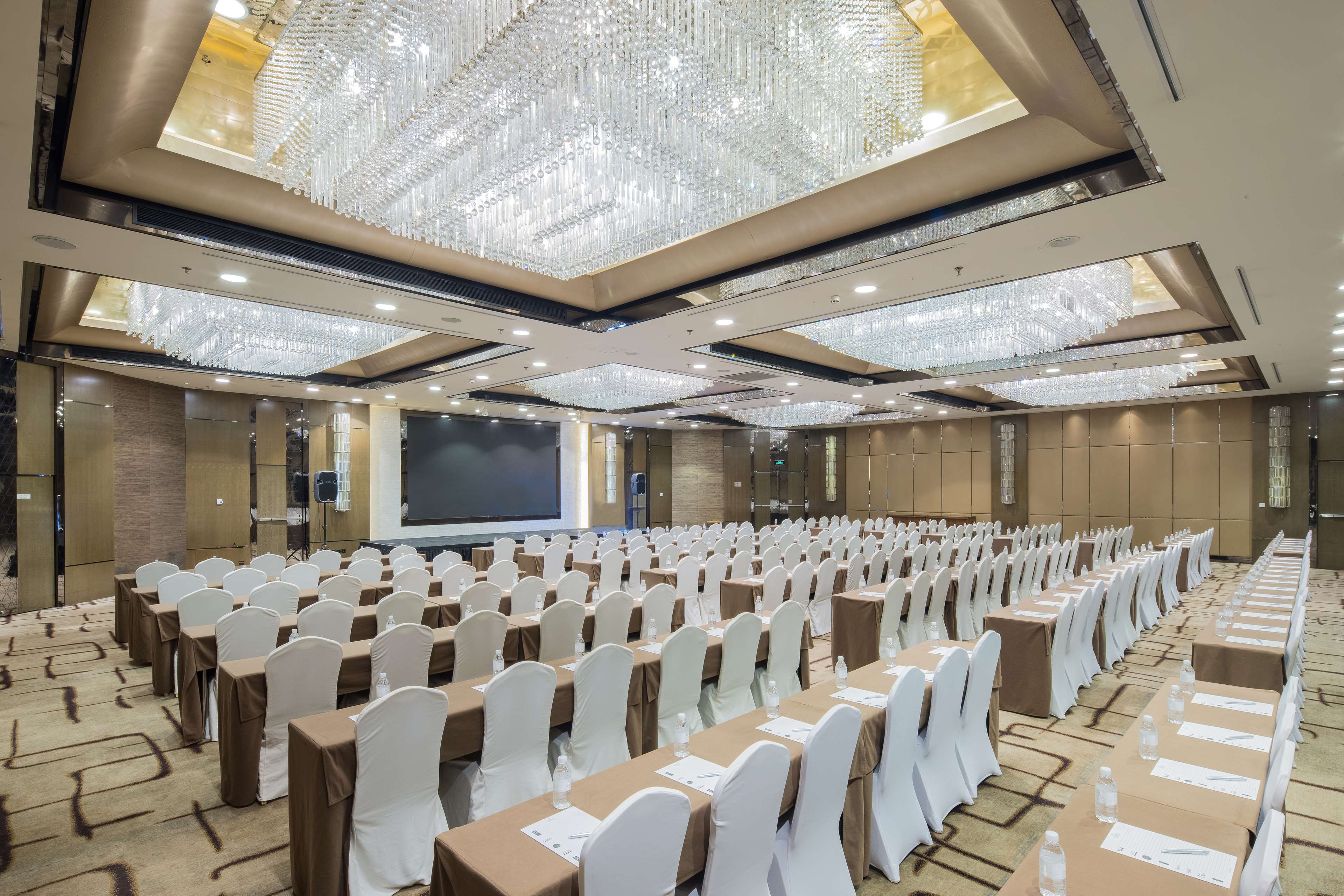 Radisson Collection Hotel, Yangtze Shanghai Radisson Collection Hotel, Yangtze Shanghai