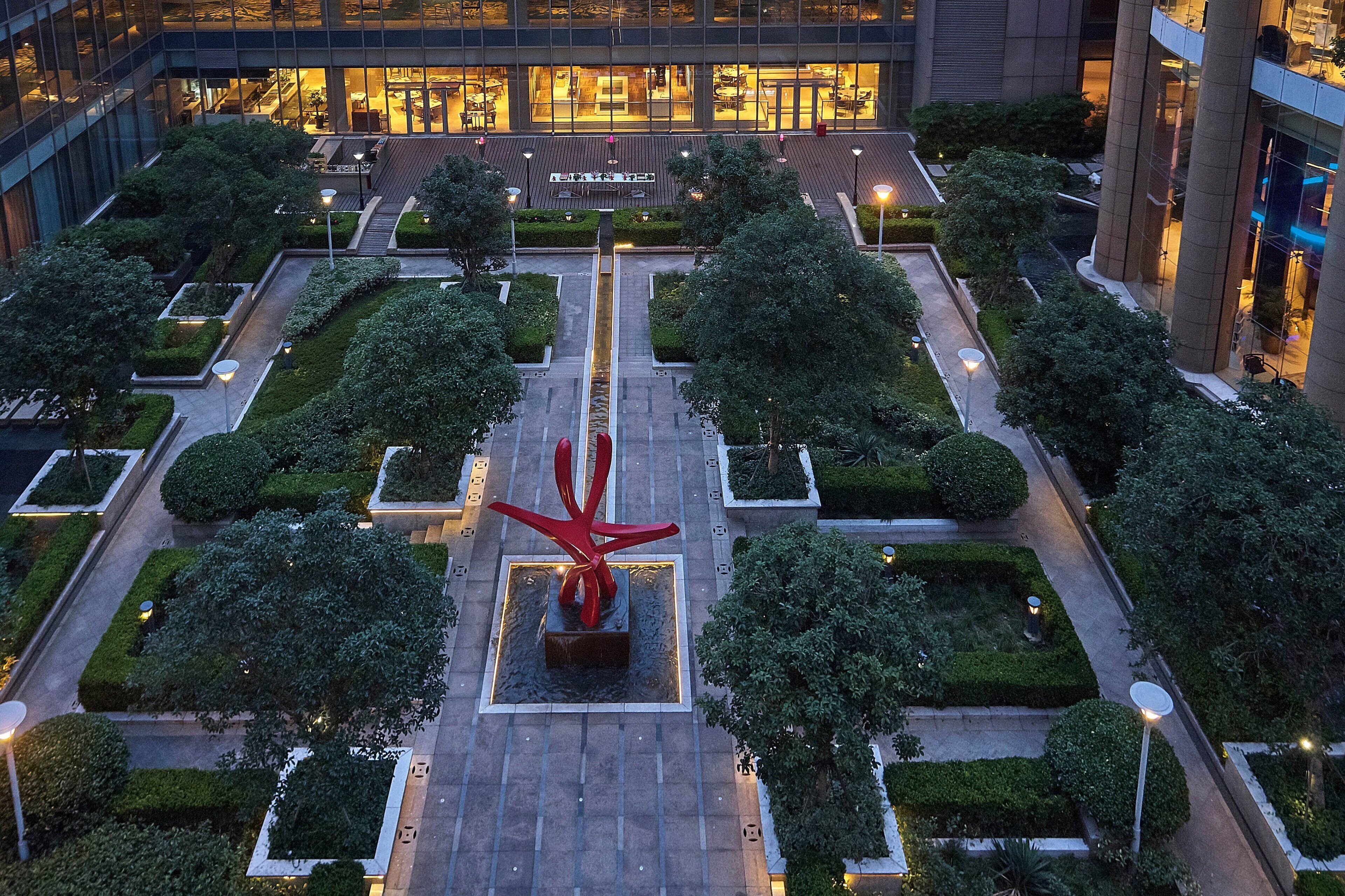 Sheraton Grand Shanghai Pudong Hotel & Residences Sheraton Grand Shanghai Pudong Hotel & Residences