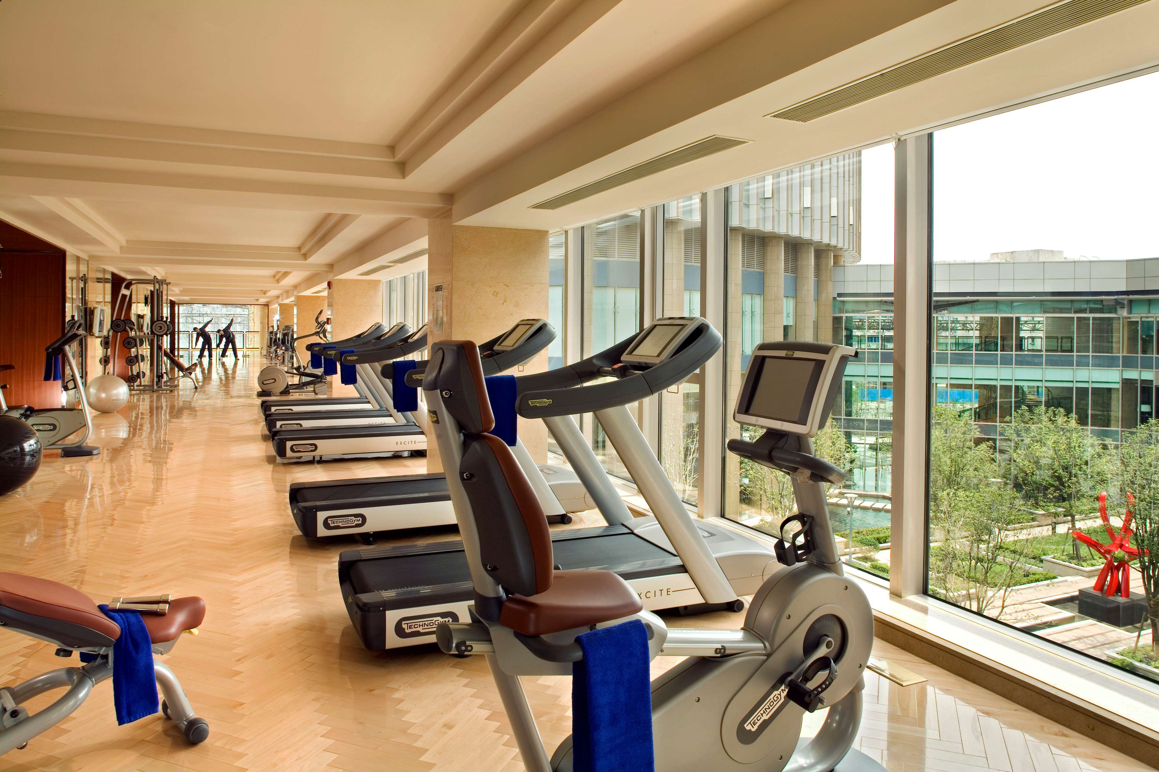 Sheraton Grand Shanghai Pudong Hotel & Residences Sheraton Grand Shanghai Pudong Hotel & Residences