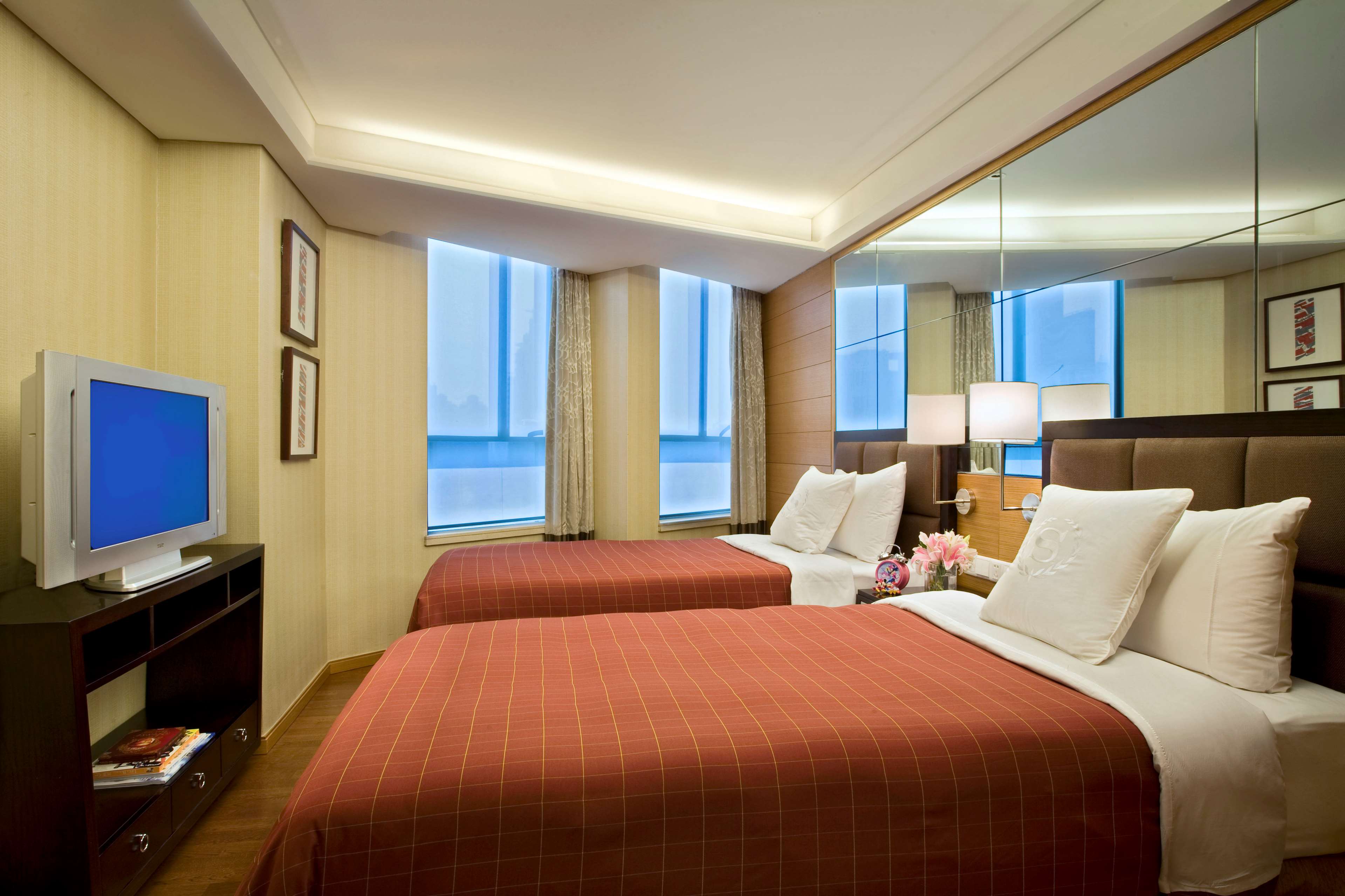 Sheraton Grand Shanghai Pudong Hotel & Residences Sheraton Grand Shanghai Pudong Hotel & Residences