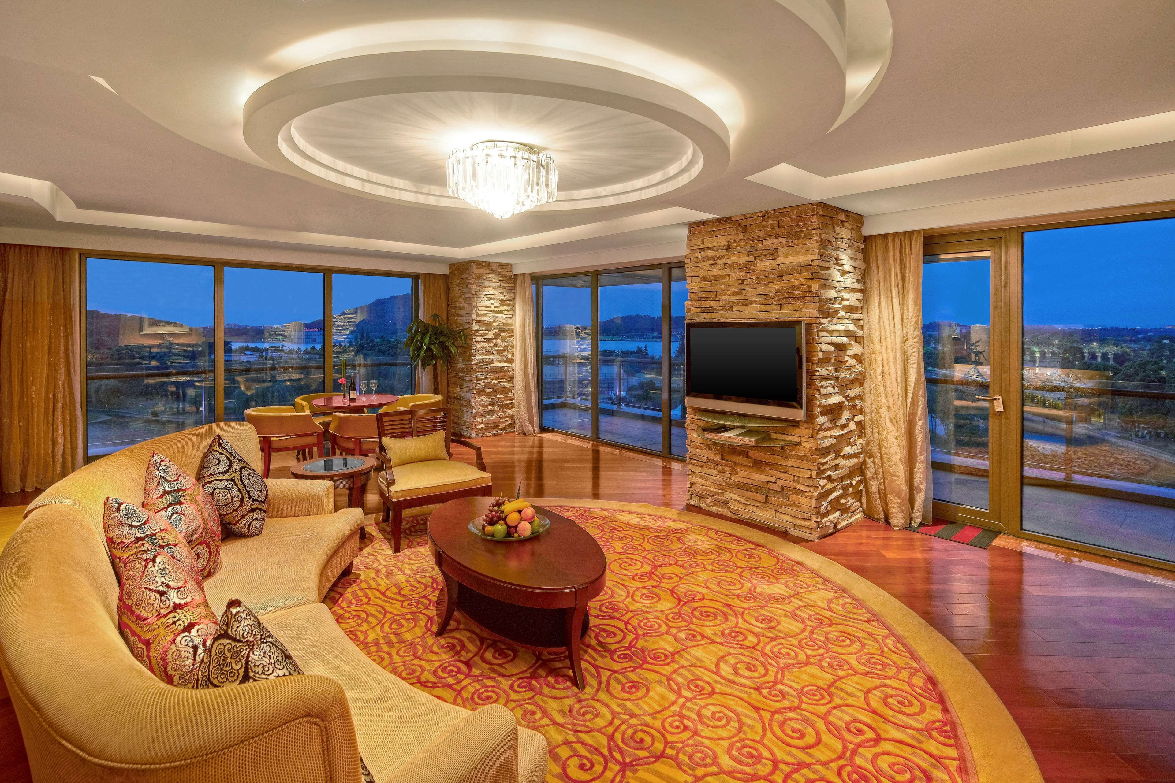 The Yuluxe Sheshan, Shanghai, a Tribute Portfolio Hotel The Yuluxe Sheshan, Shanghai, a Tribute Portfolio Hotel