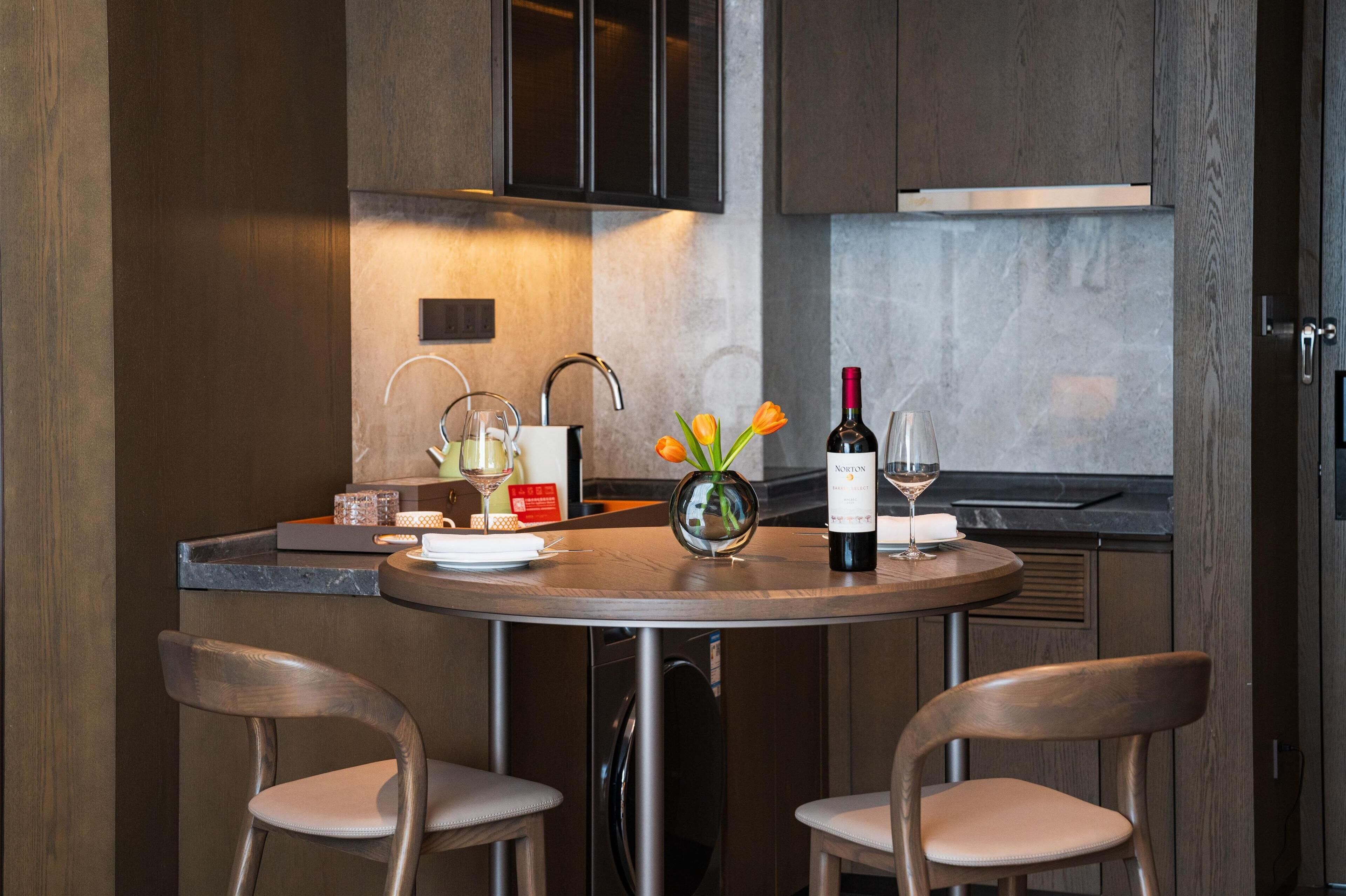 Yuexiu Hotel Guangzhou, Curio Collection by Hilton