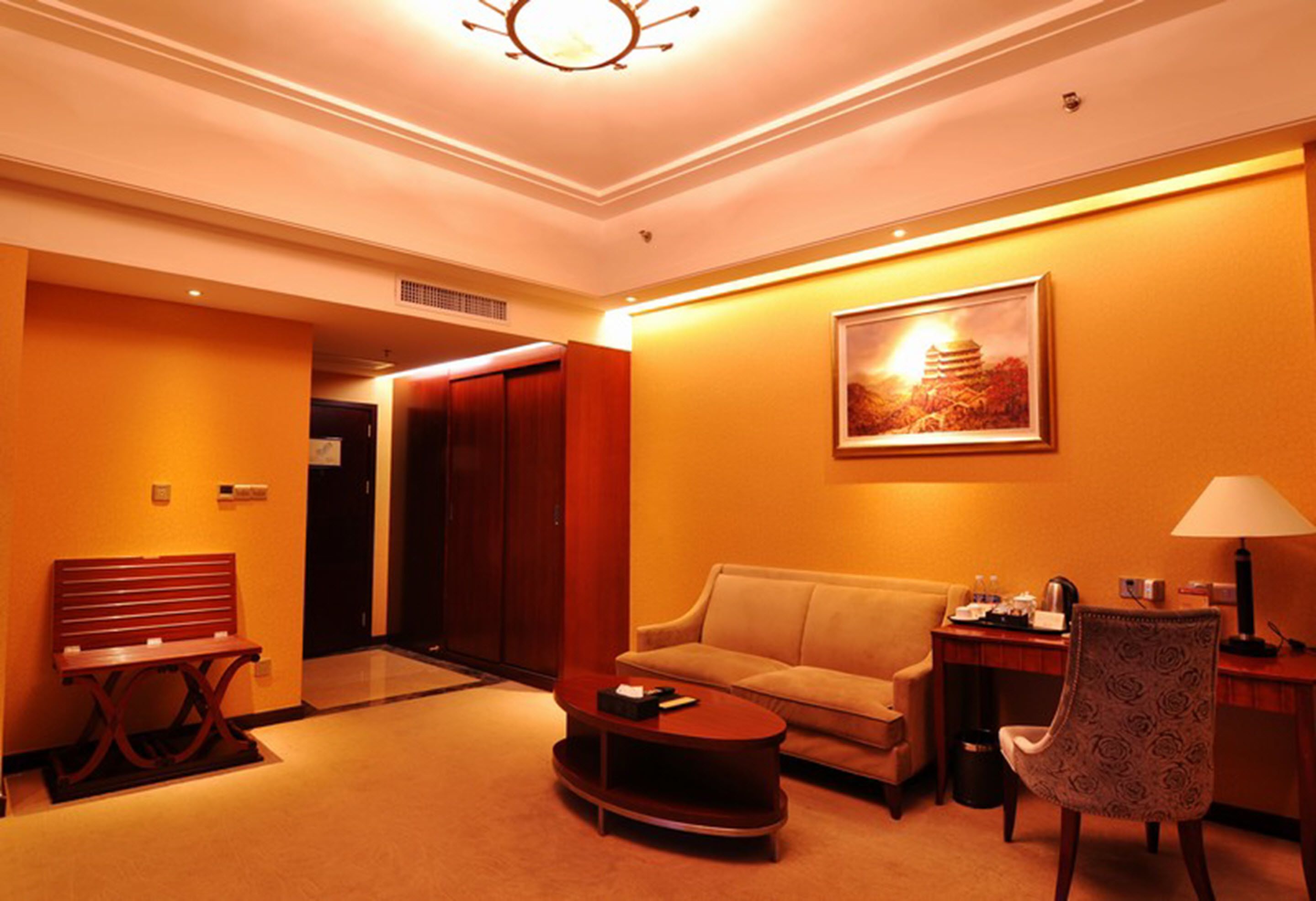 Yuexiu Hotel Guangzhou, Curio Collection by Hilton