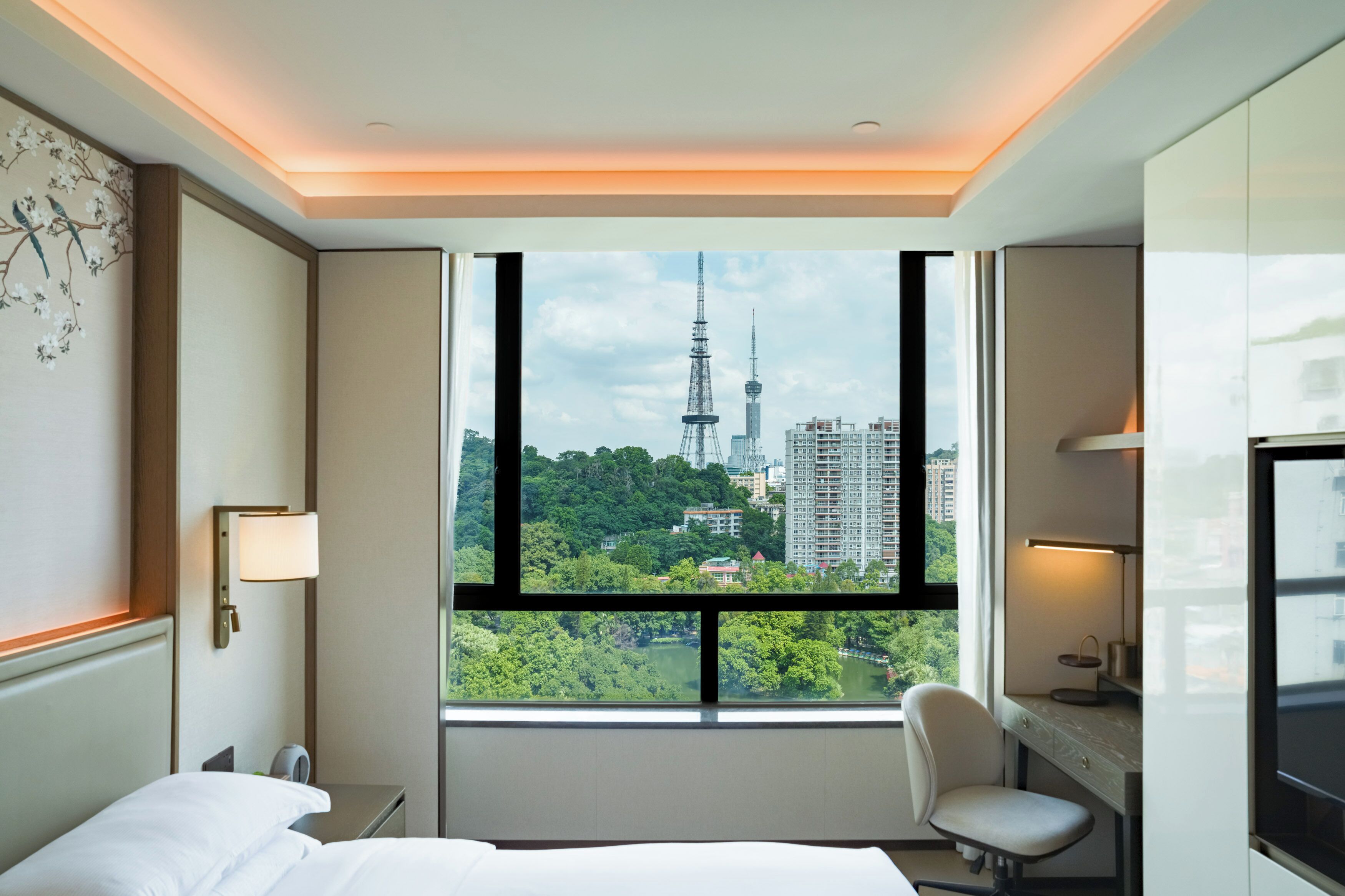 Yuexiu Hotel Guangzhou, Curio Collection by Hilton